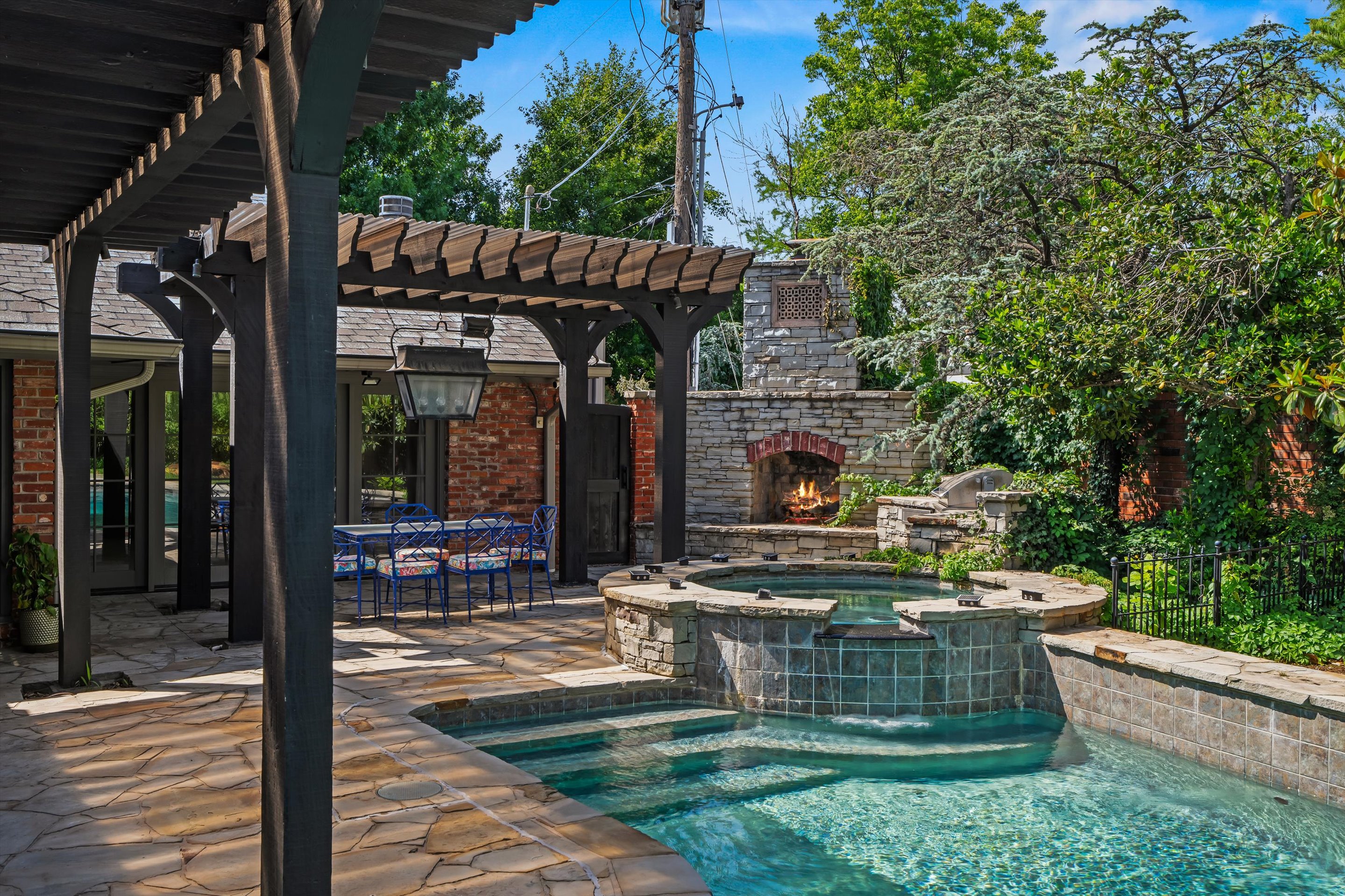  1603 Dorchester Drive, Nichols Hills, OK 73120 - 物件實景