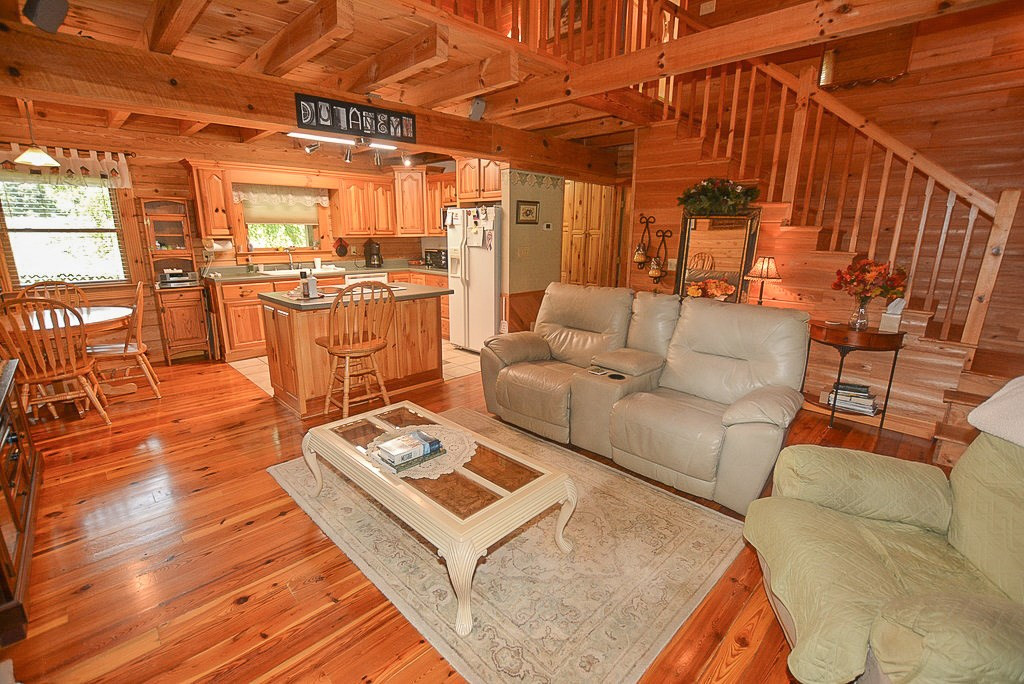 Sevierville, Tennessee, 37876, United States, 2 Bedrooms Bedrooms, ,2 BathroomsBathrooms,Residential,For Sale,1976513