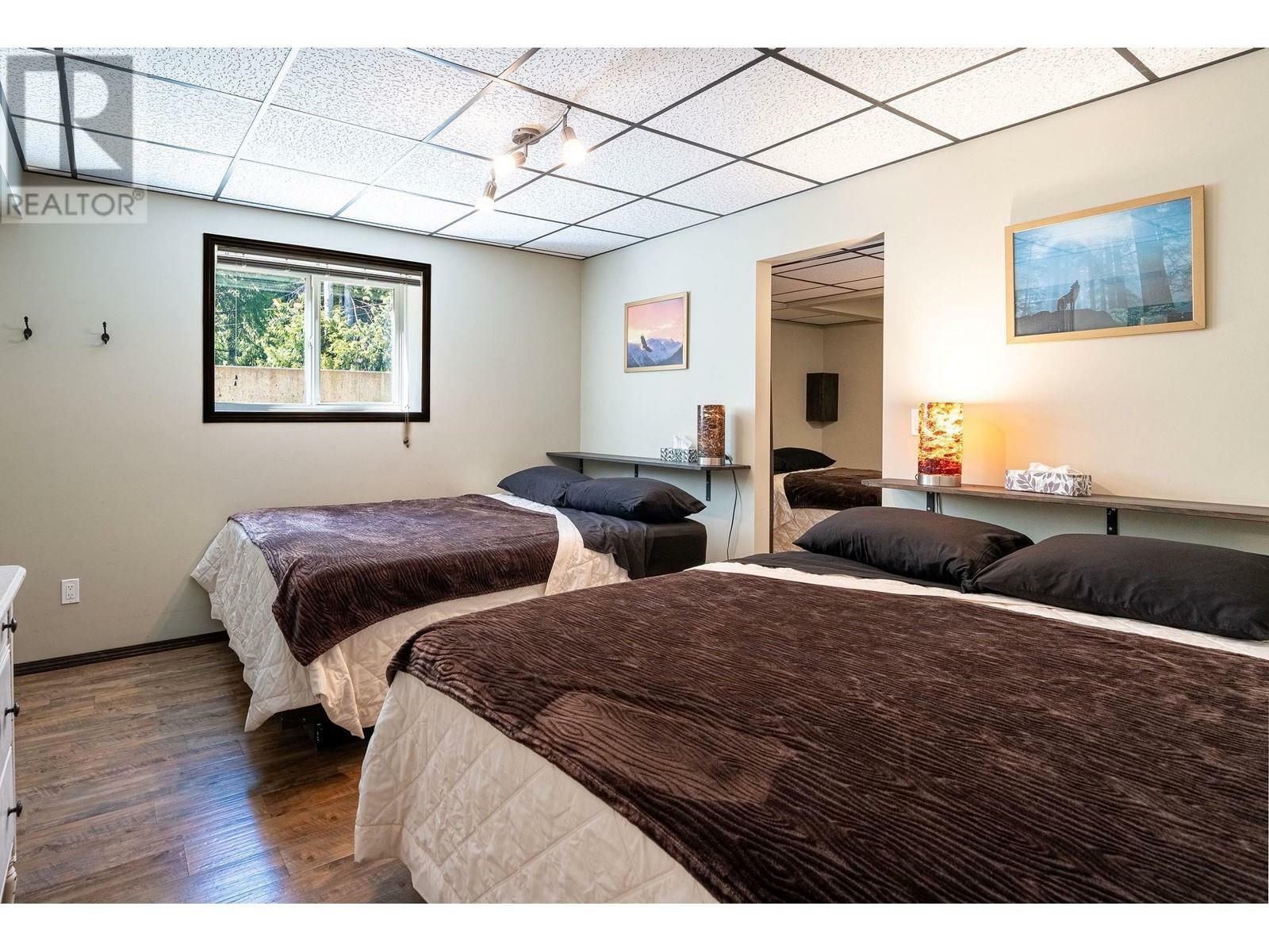 REVELSTOKE, British Columbia, V0E 2S0, CA, 4 Bedrooms Bedrooms, ,3 BathroomsBathrooms,Residential,For Sale,1838375