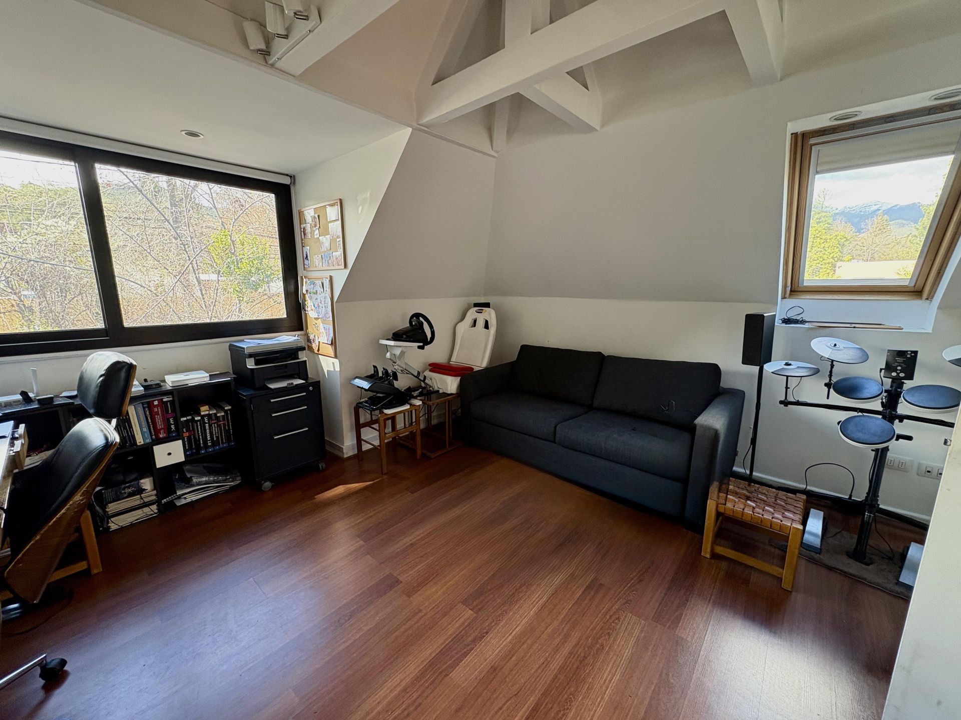 Las Condes, Chile, 5 Bedrooms Bedrooms, ,4 BathroomsBathrooms,Residential,For Sale,1932128