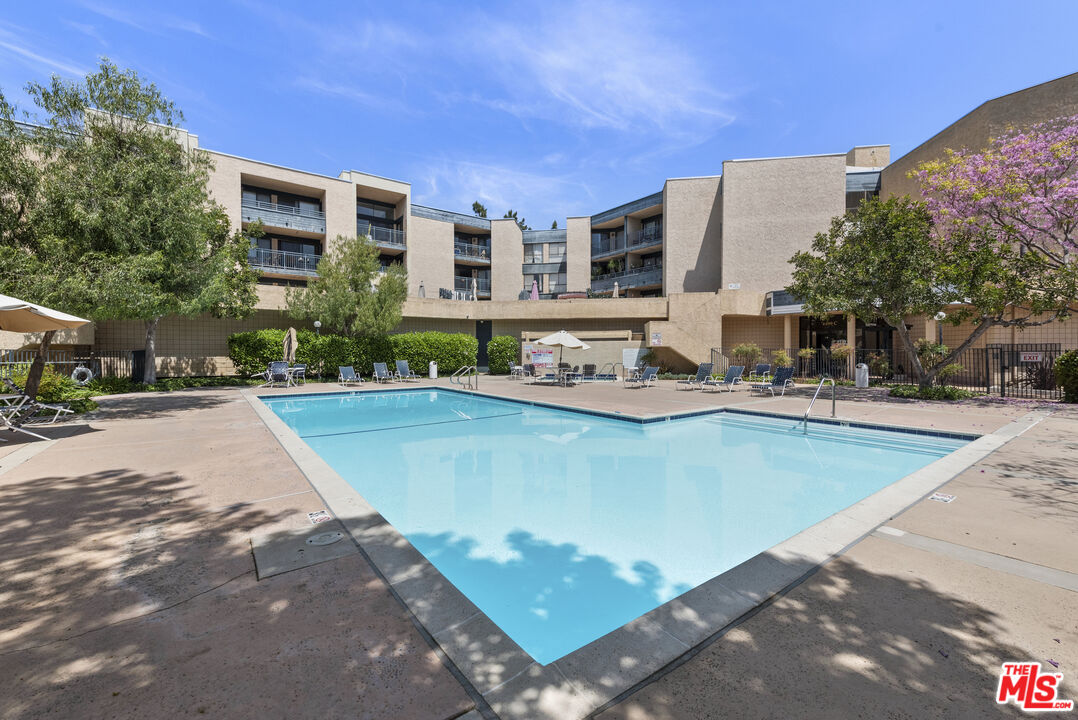 Los Angeles, California, 90042, United States, 2 Bedrooms Bedrooms, ,1 BathroomBathrooms,Residential,For Sale,1908297