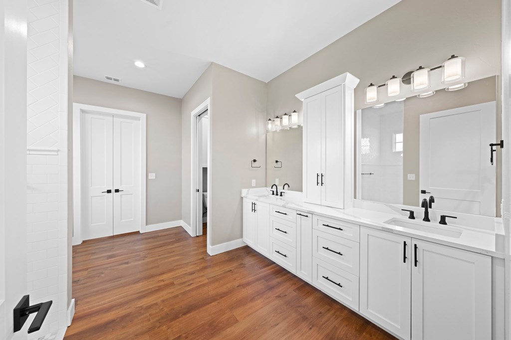 Kerrville, Texas, 78028, United States, 4 Bedrooms Bedrooms, ,3 BathroomsBathrooms,Residential,For Sale,1691989