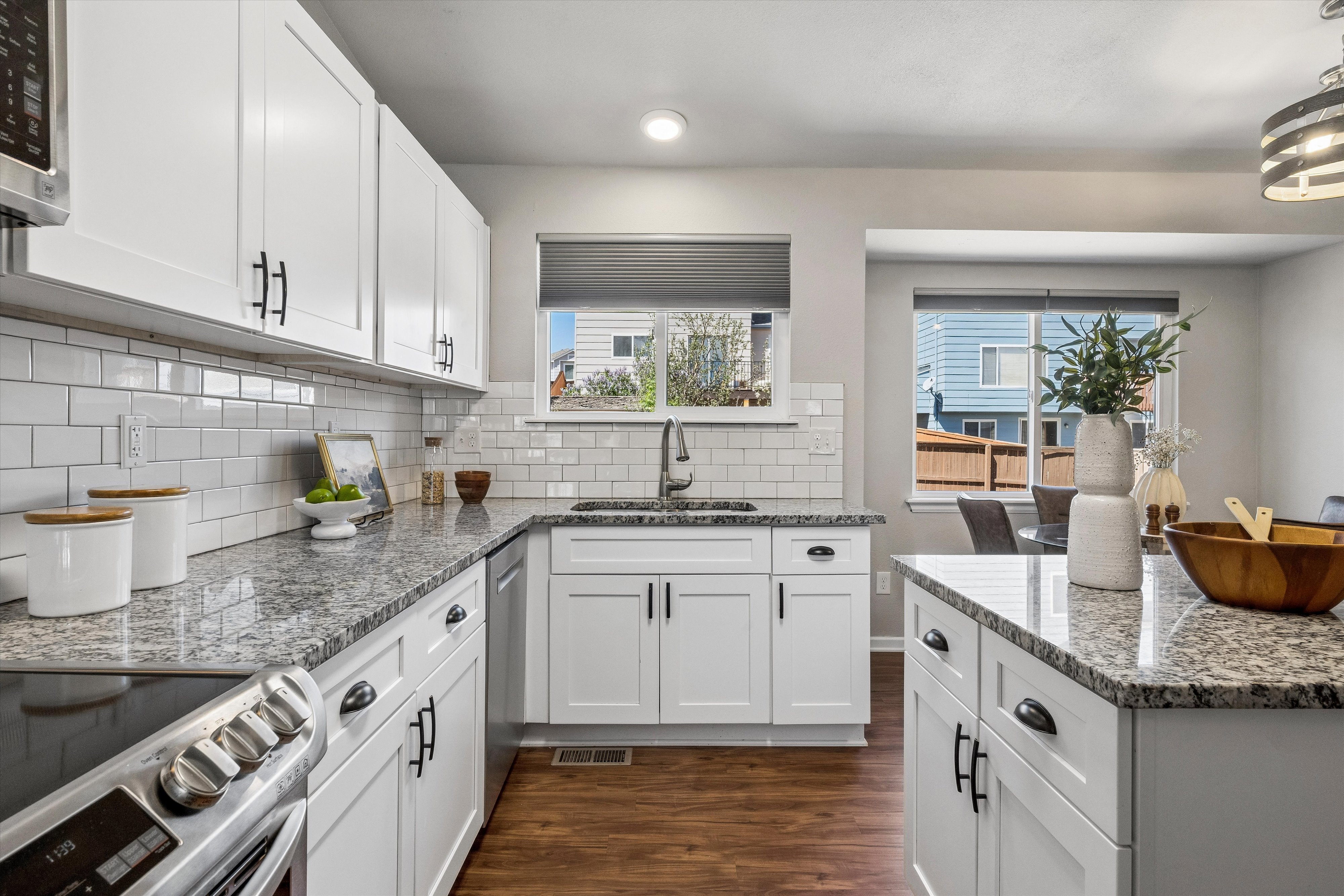  Discover effortless elegance in this stylishly updated home - 物件實景