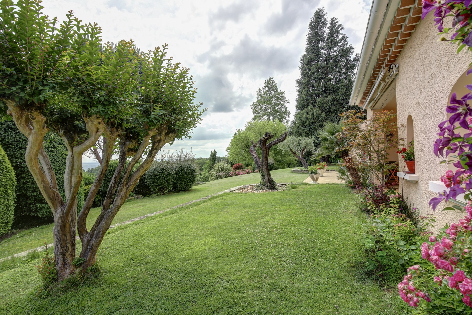  CASTRES: Magnificent family home with over 350 m² of living space - 物件實景