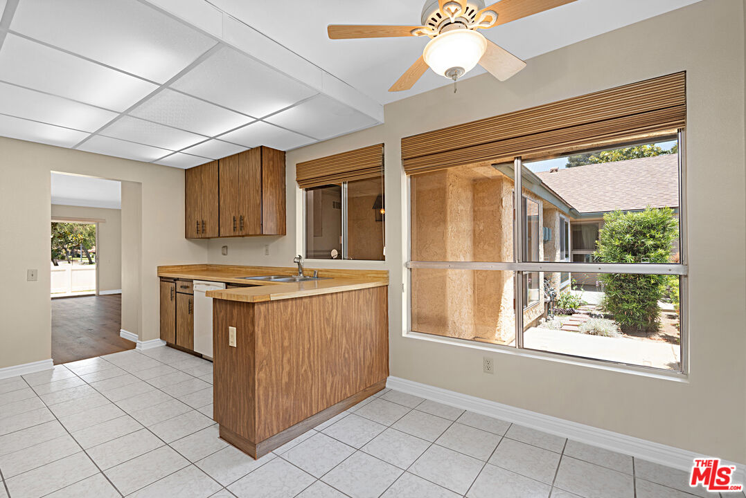 Camarillo, California, 93012, United States, 2 Bedrooms Bedrooms, ,2 BathroomsBathrooms,Residential,For Sale,1877157