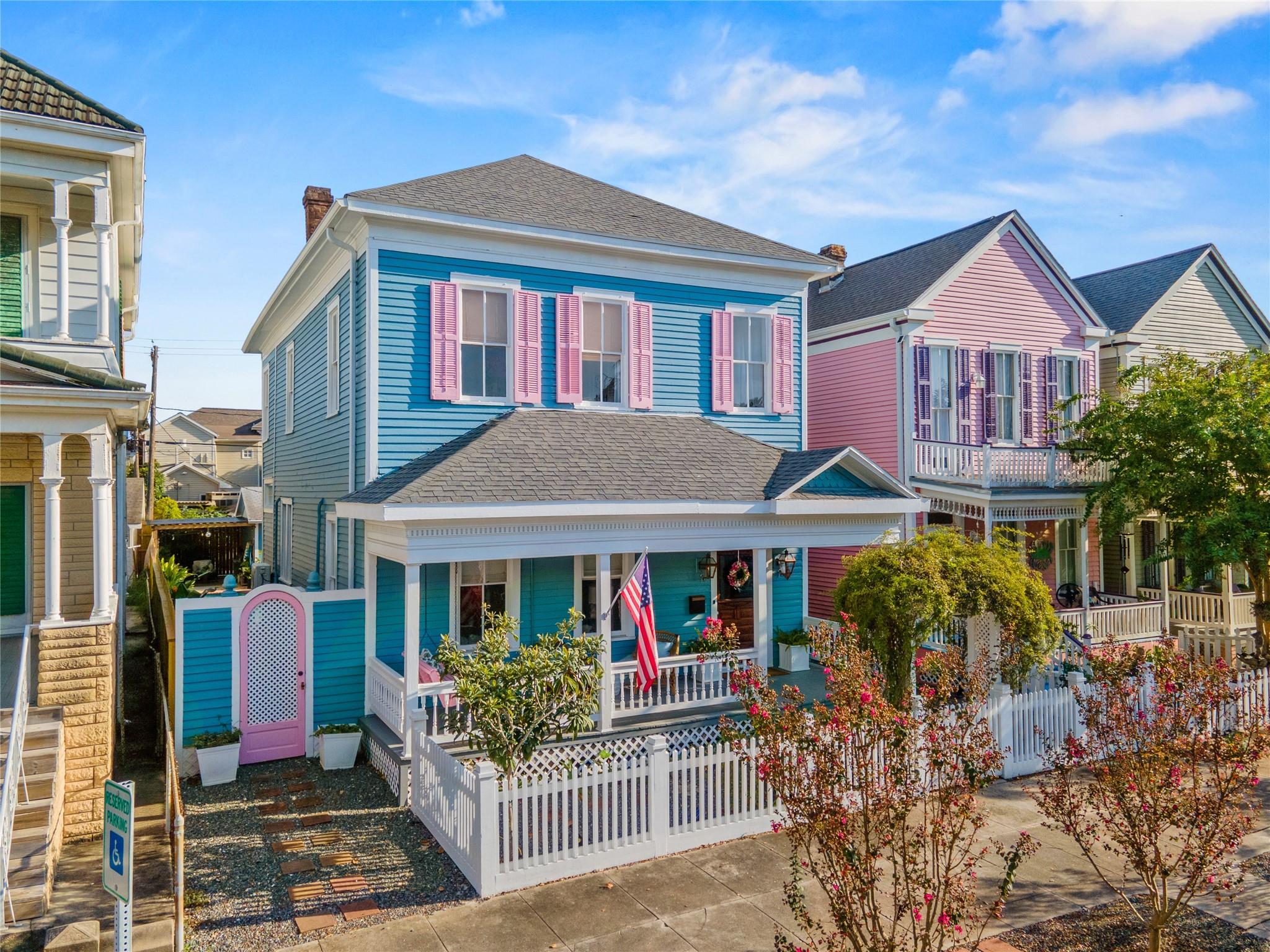 Galveston, Texas, 77550, United States, 4 Bedrooms Bedrooms, ,4 BathroomsBathrooms,Residential,For Sale,1934490