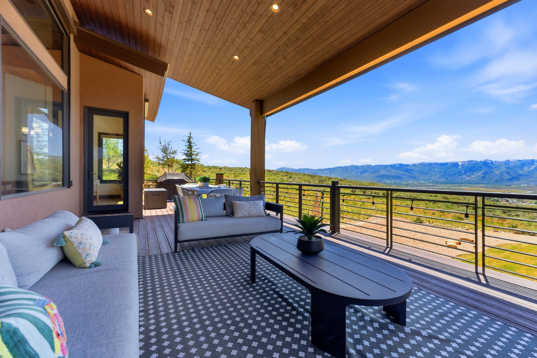  Beautiful Home with Forever Unobstructed Views on 10 Acres - 物件實景