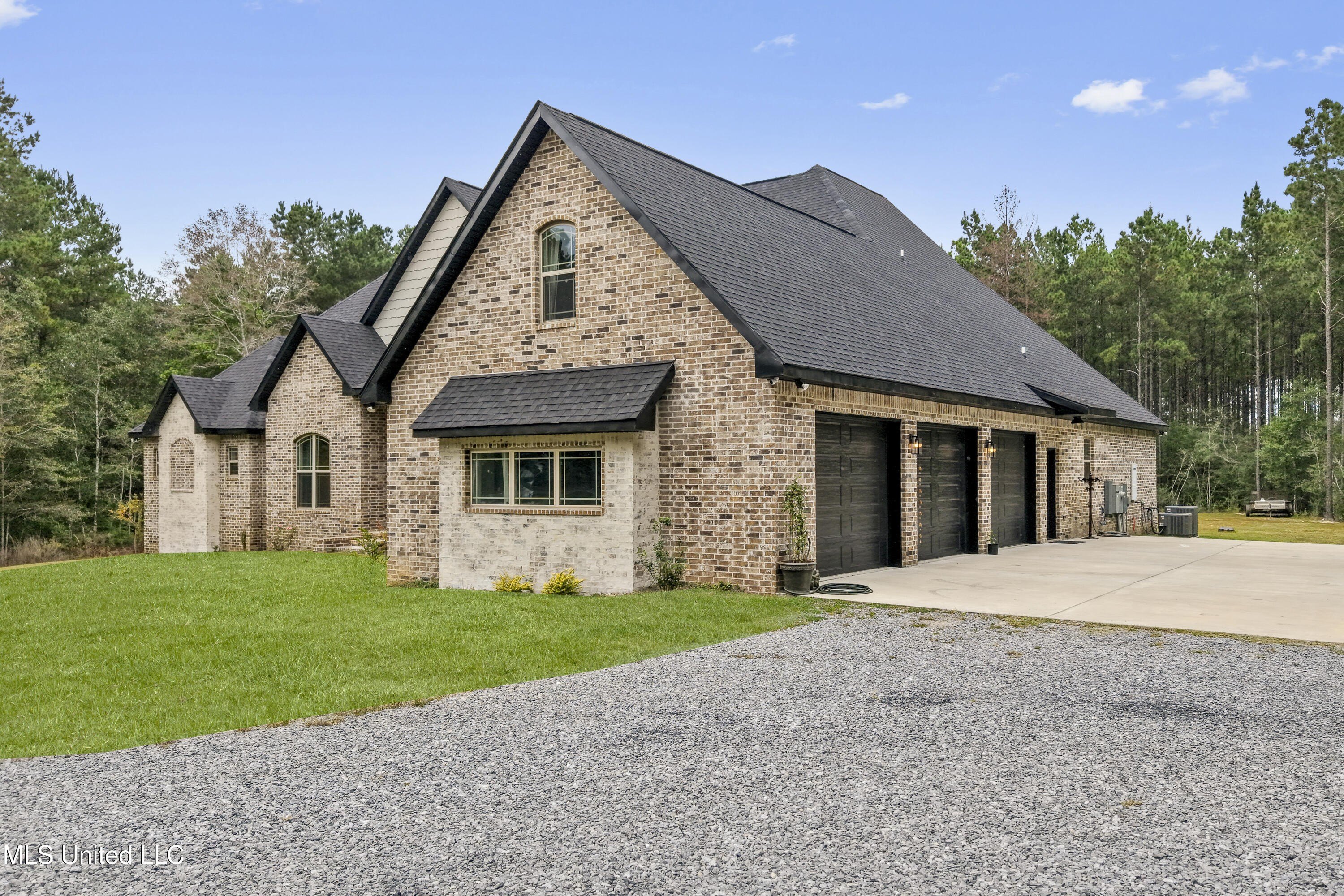 Gulfport, Mississippi, 39503, United States, 5 Bedrooms Bedrooms, ,5 BathroomsBathrooms,Residential,For Sale,1974357