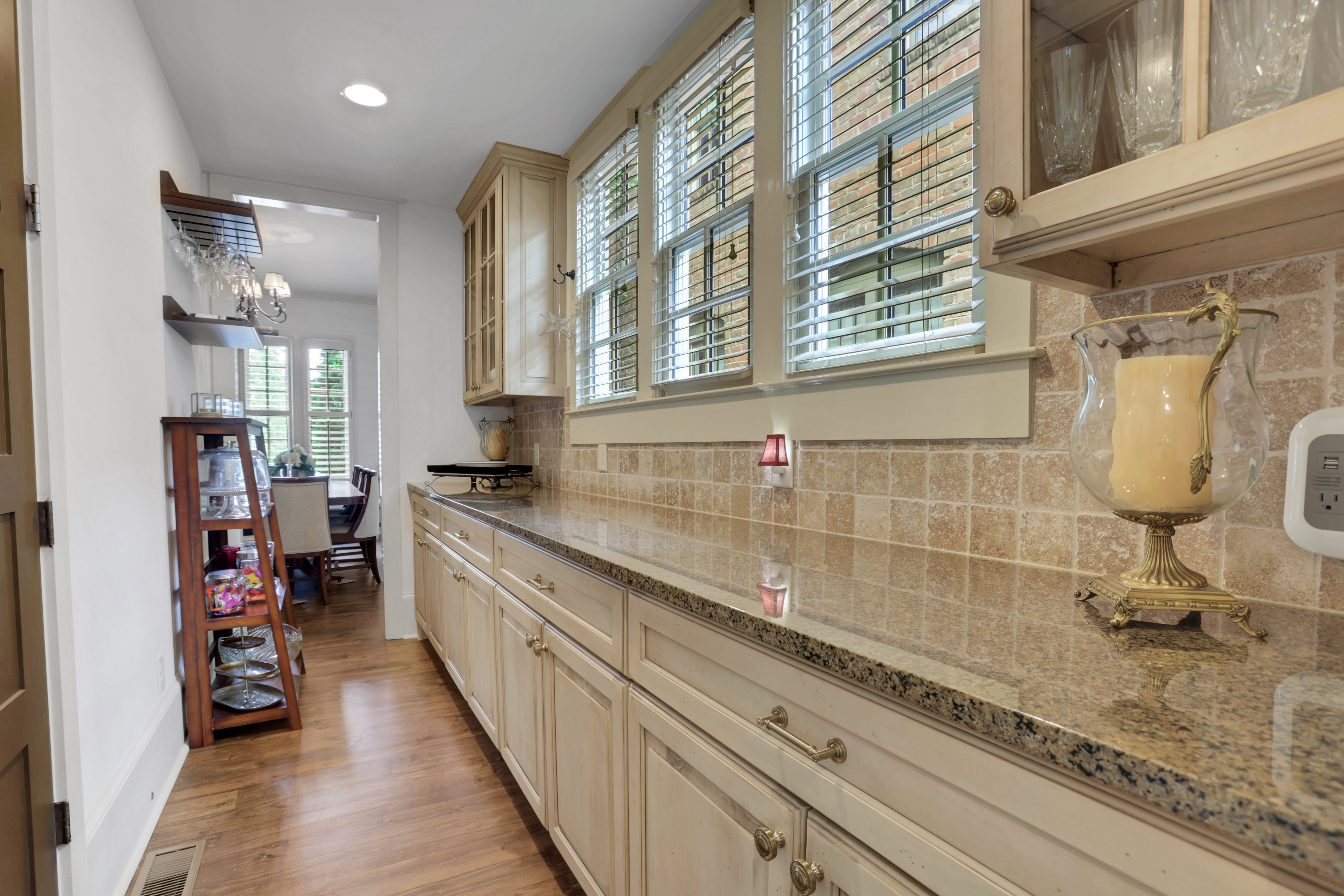  Stunning Six Bedroom Home Near Marietta Square - 物件實景
