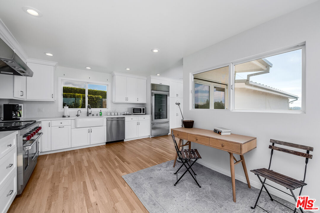 Malibu, California, 90265, United States, 3 Bedrooms Bedrooms, ,2 BathroomsBathrooms,Residential,For Sale,1868514