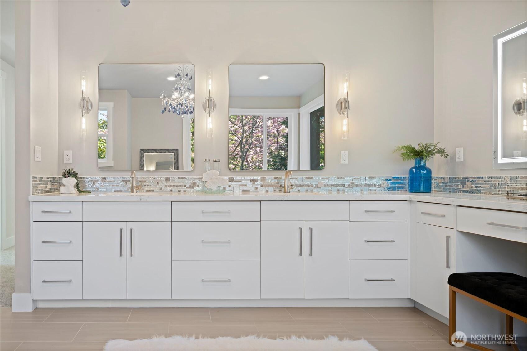 BELLEVUE, Washington, 98004, United States, 5 Bedrooms Bedrooms, ,5 BathroomsBathrooms,Residential,For Sale,1875592