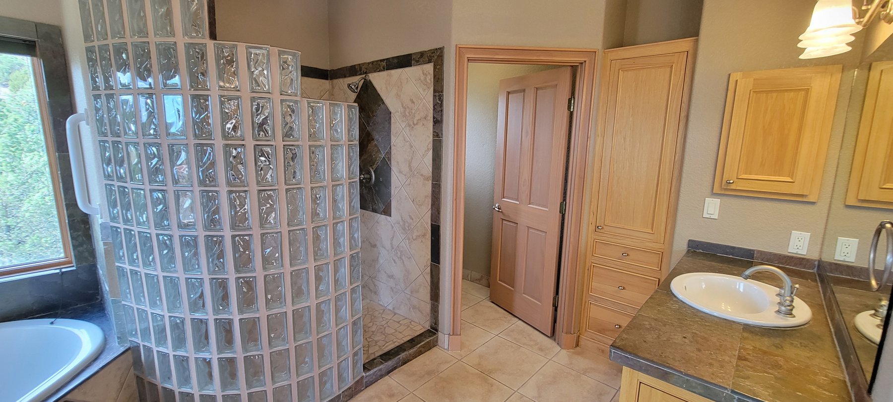 Silver City, New Mexico, 88061, United States, 4 Bedrooms Bedrooms, ,5 BathroomsBathrooms,Residential,For Sale,1973737