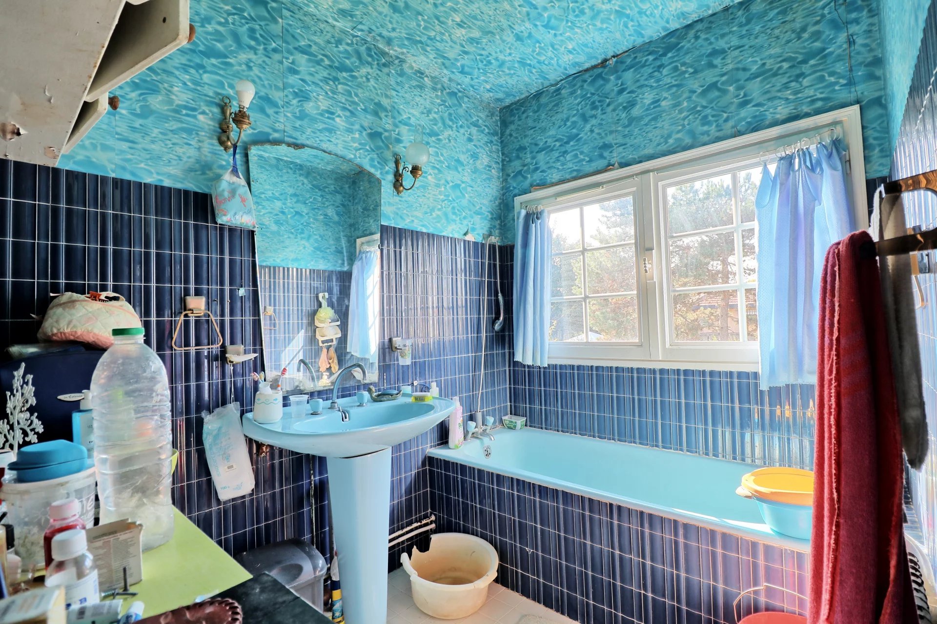 Francheville, Auvergne-Rhône-Alpes, 69340, FR, 4 Bedrooms Bedrooms, ,1 BathroomBathrooms,Residential,For Sale,1955065