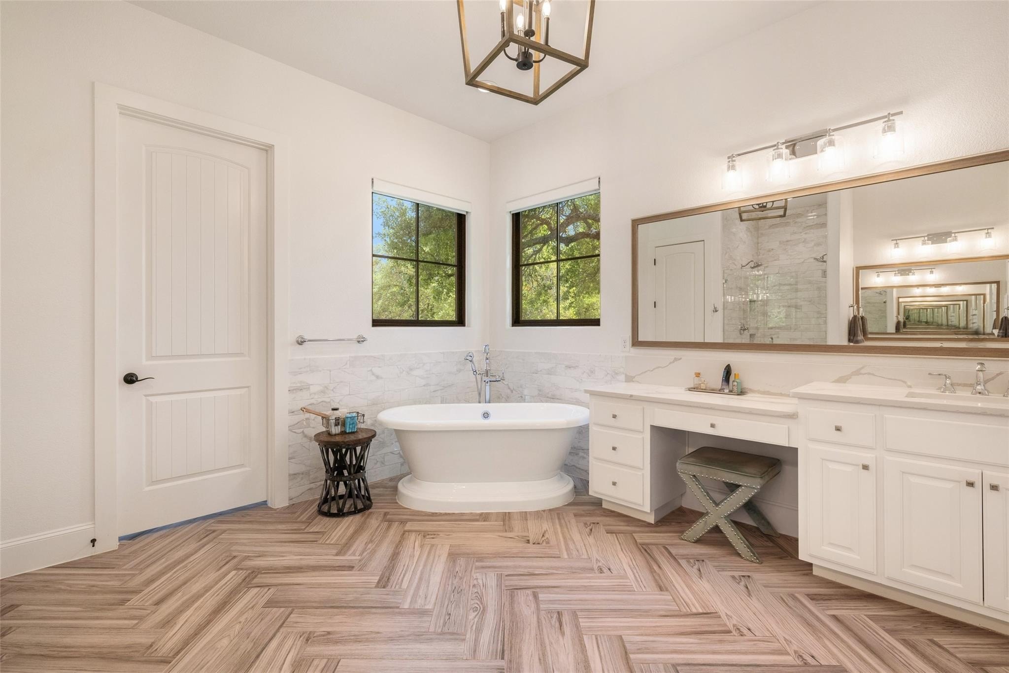 Georgetown, Texas, 78633, United States, 4 Bedrooms Bedrooms, ,5 BathroomsBathrooms,Residential,For Sale,1798285