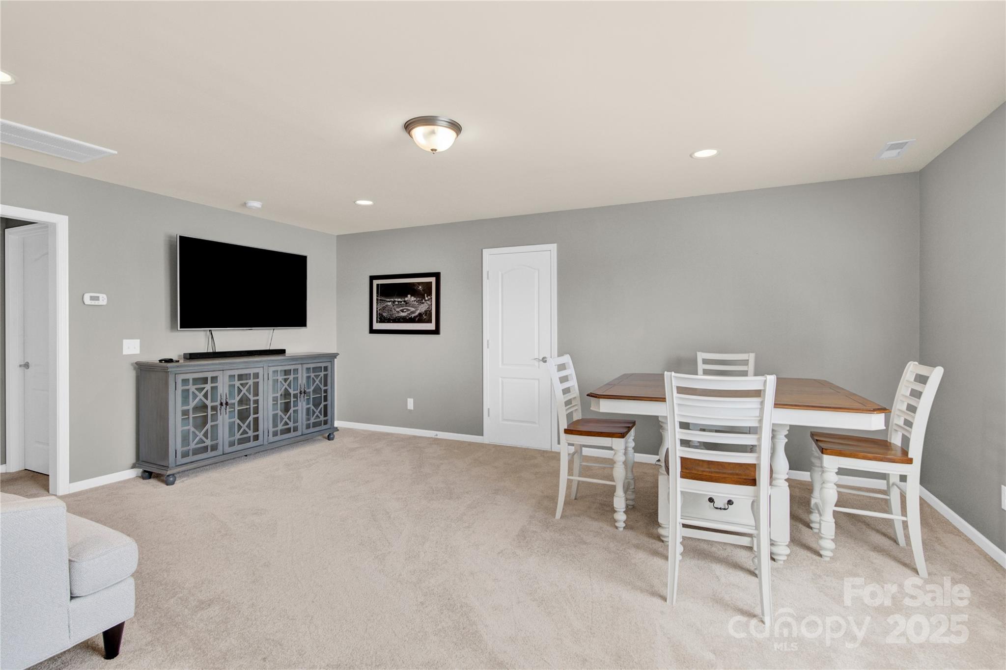 Fort Mill, South Carolina, 29715, United States, 4 Bedrooms Bedrooms, ,3 BathroomsBathrooms,Residential,For Sale,1903712