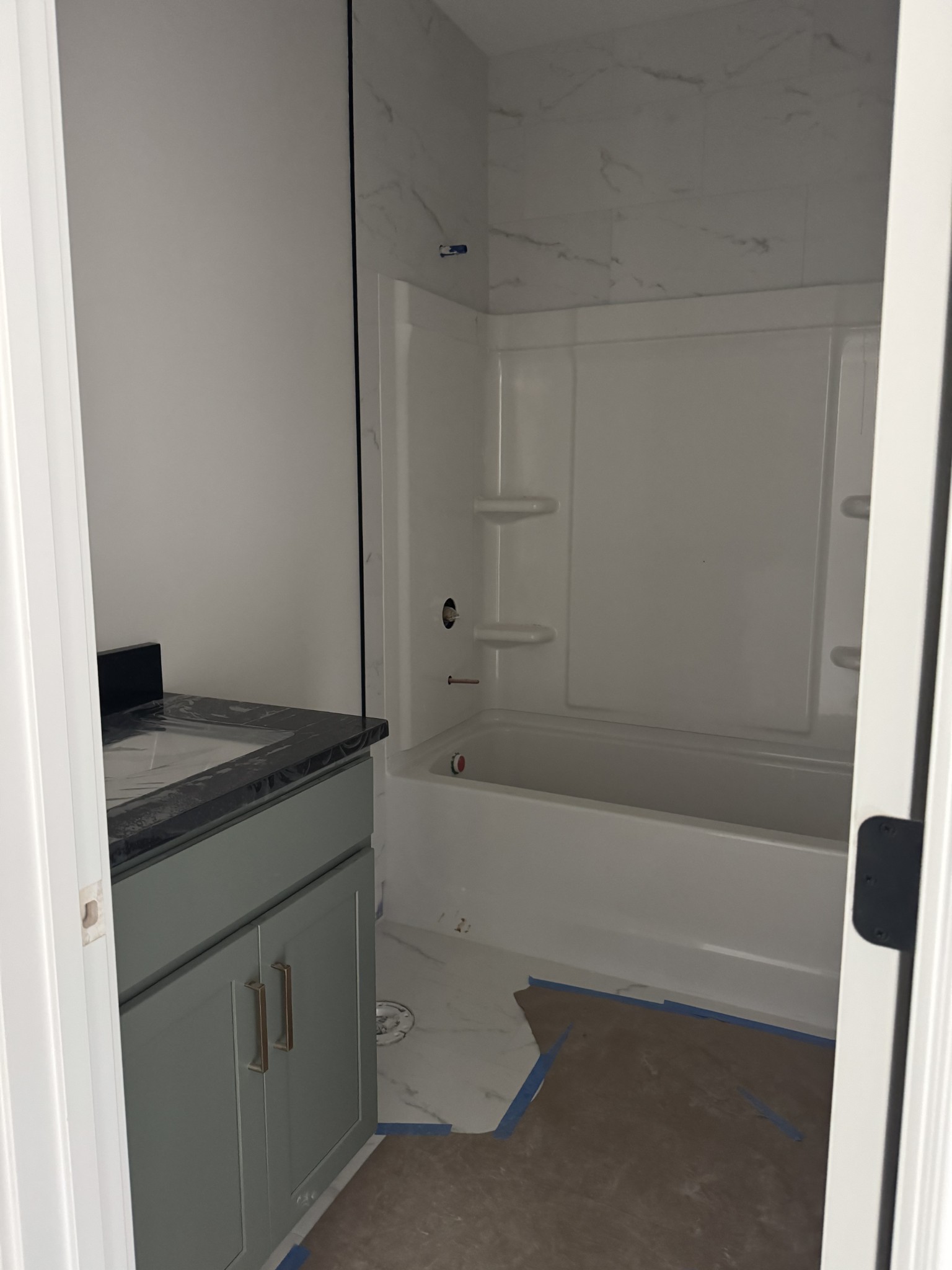 Clarksville, Tennessee, 37042, United States, 3 Bedrooms Bedrooms, ,4 BathroomsBathrooms,Residential,For Sale,2006024