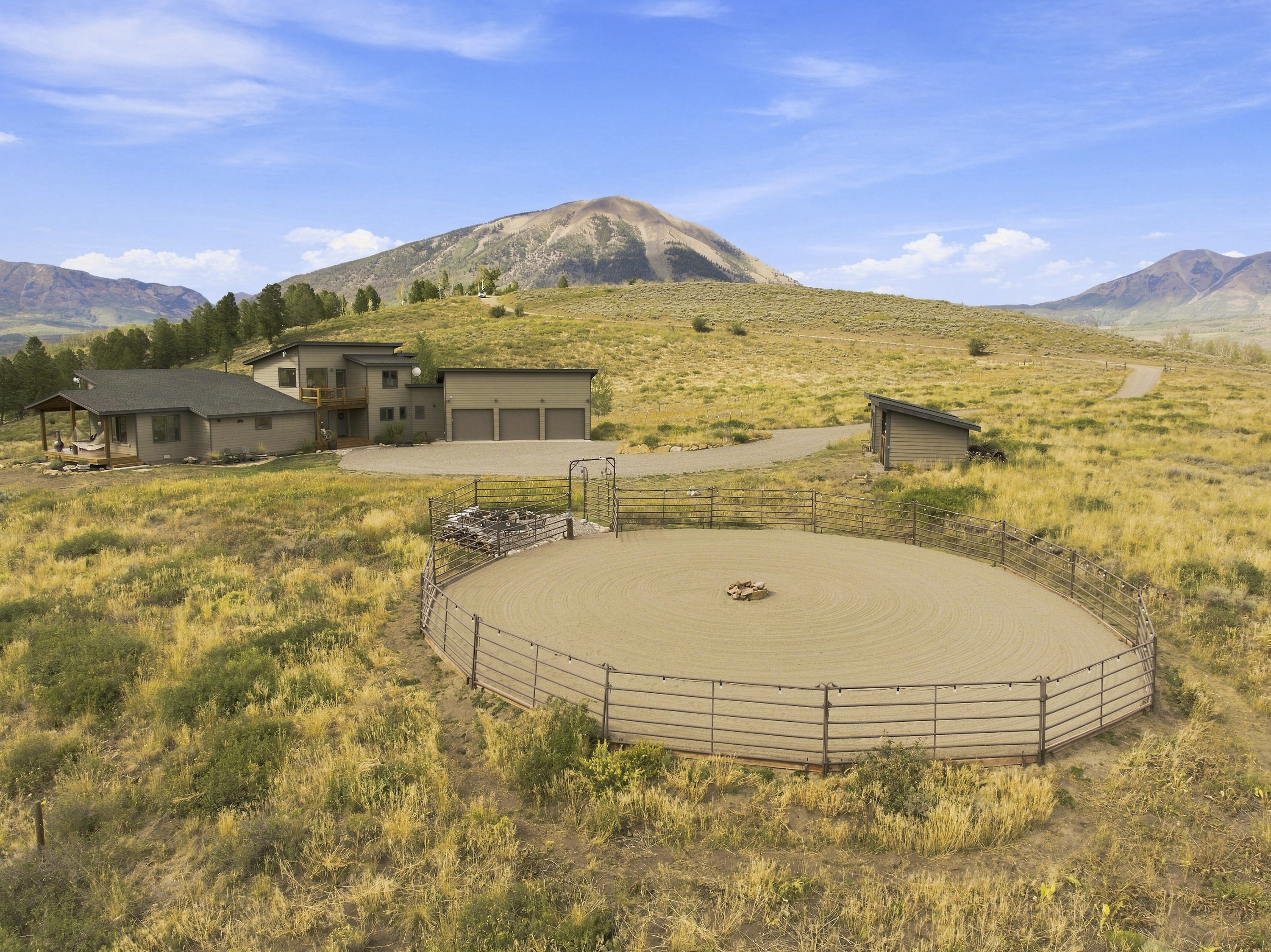  A True Colorado Legacy Property on 35 Acres - 物件實景