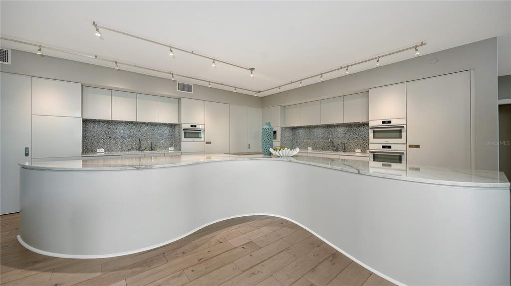 Sarasota, Florida, 34236, United States, 3 Bedrooms Bedrooms, ,4 BathroomsBathrooms,Residential,For Sale,1996968