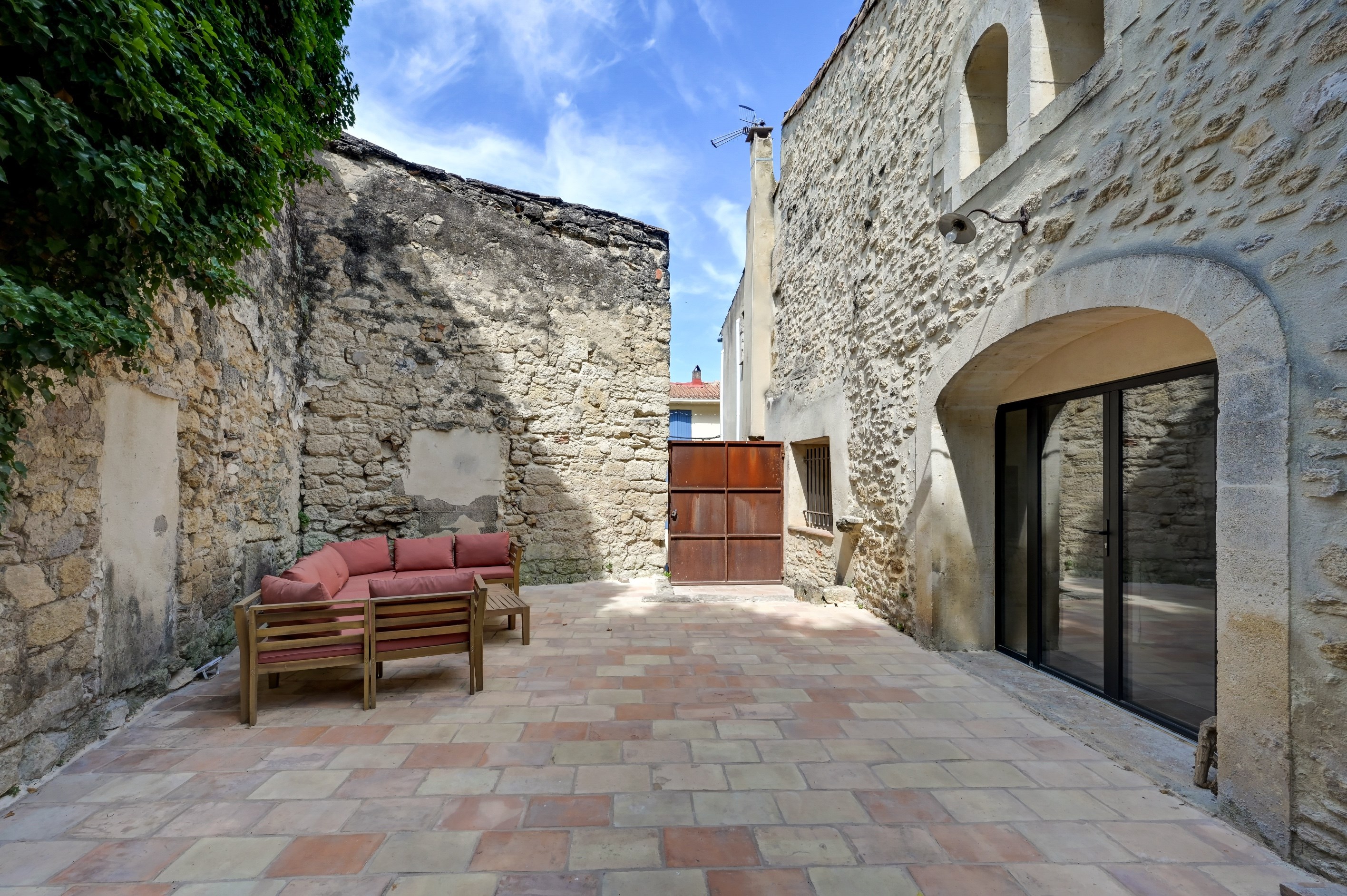  Superb stone village house with garden, swimming pool and garages - 物件實景