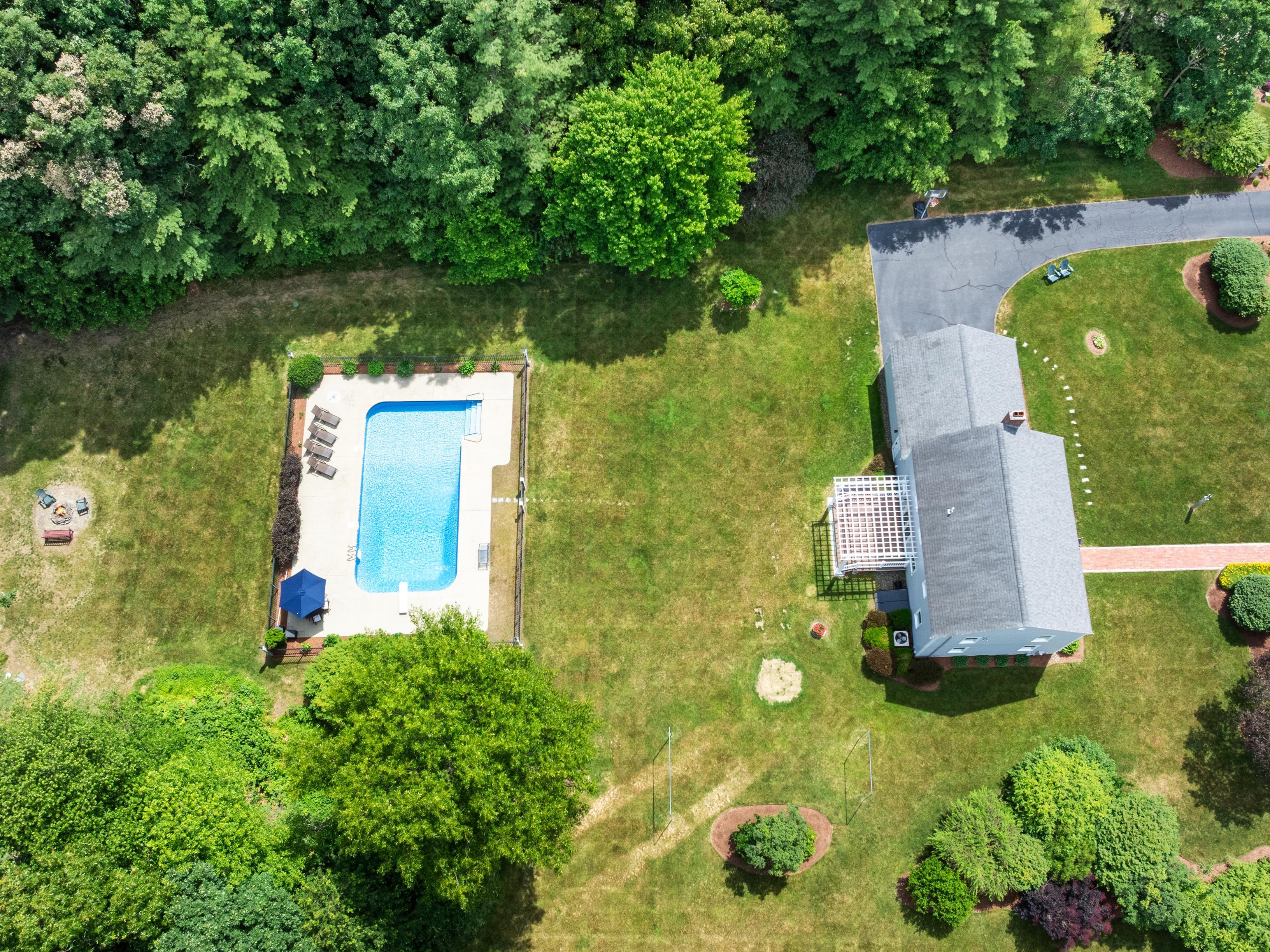  16 King Philip Path, Mendon, MA 01756 - 物件實景