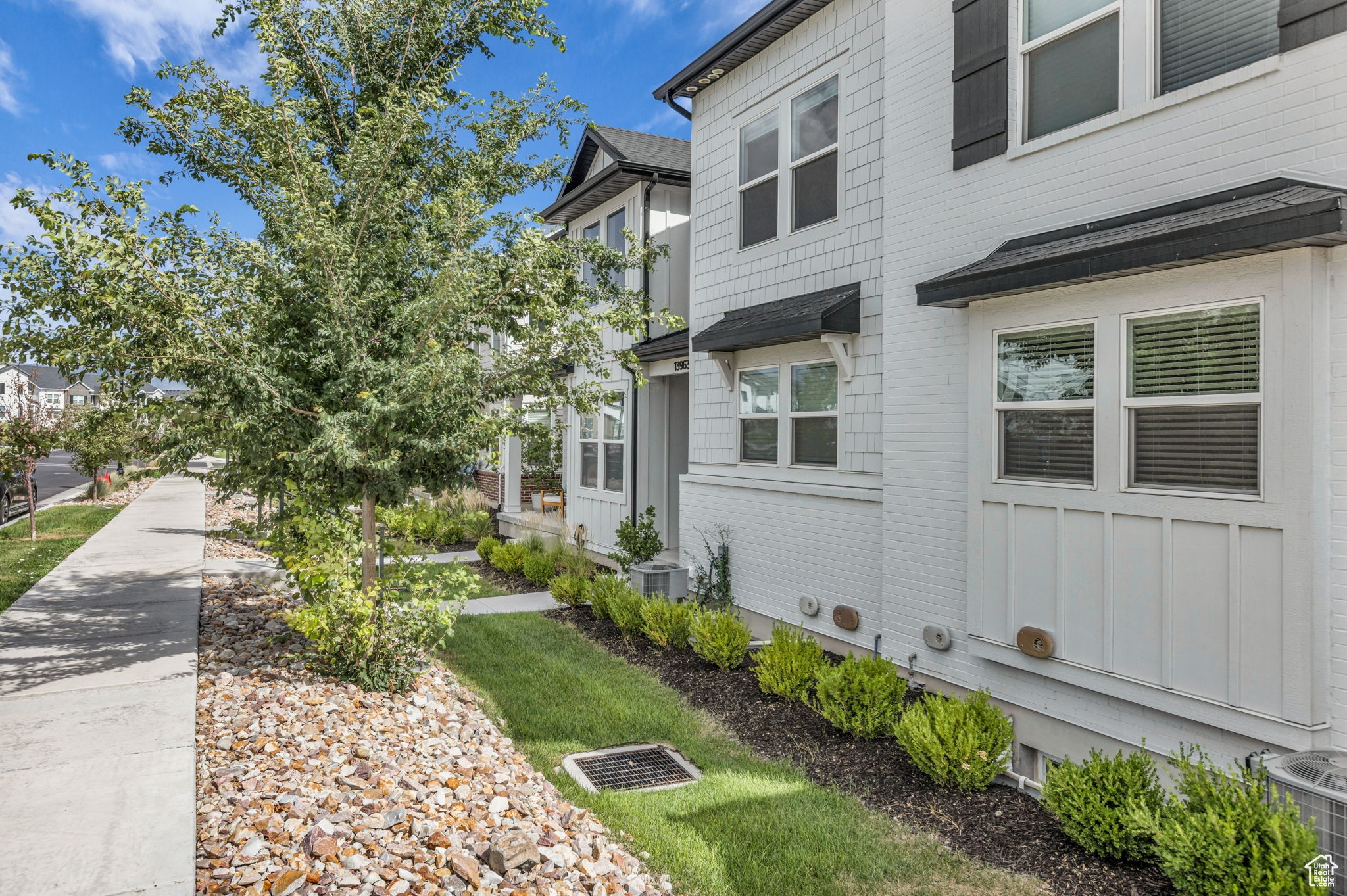 Herriman, Utah, 84096, United States, 4 Bedrooms Bedrooms, ,4 BathroomsBathrooms,Residential,For Sale,1907330