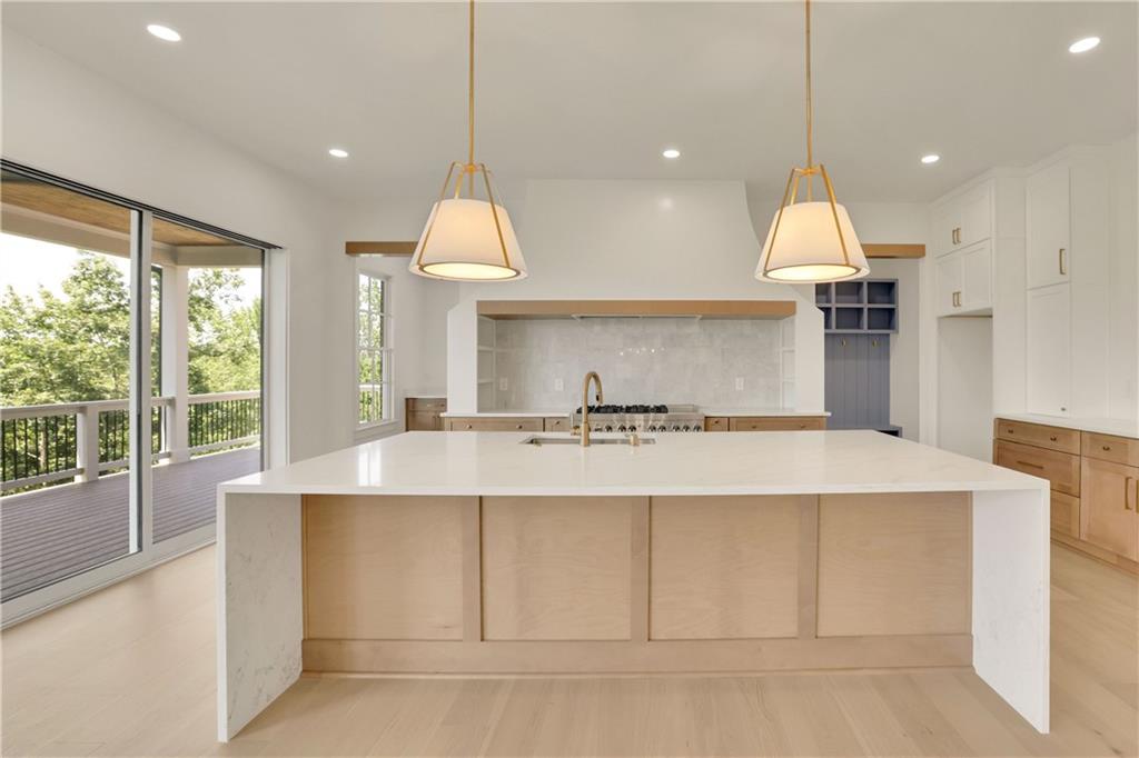 Suwanee, Georgia, 30024, United States, 6 Bedrooms Bedrooms, ,7 BathroomsBathrooms,Residential,For Sale,1795311