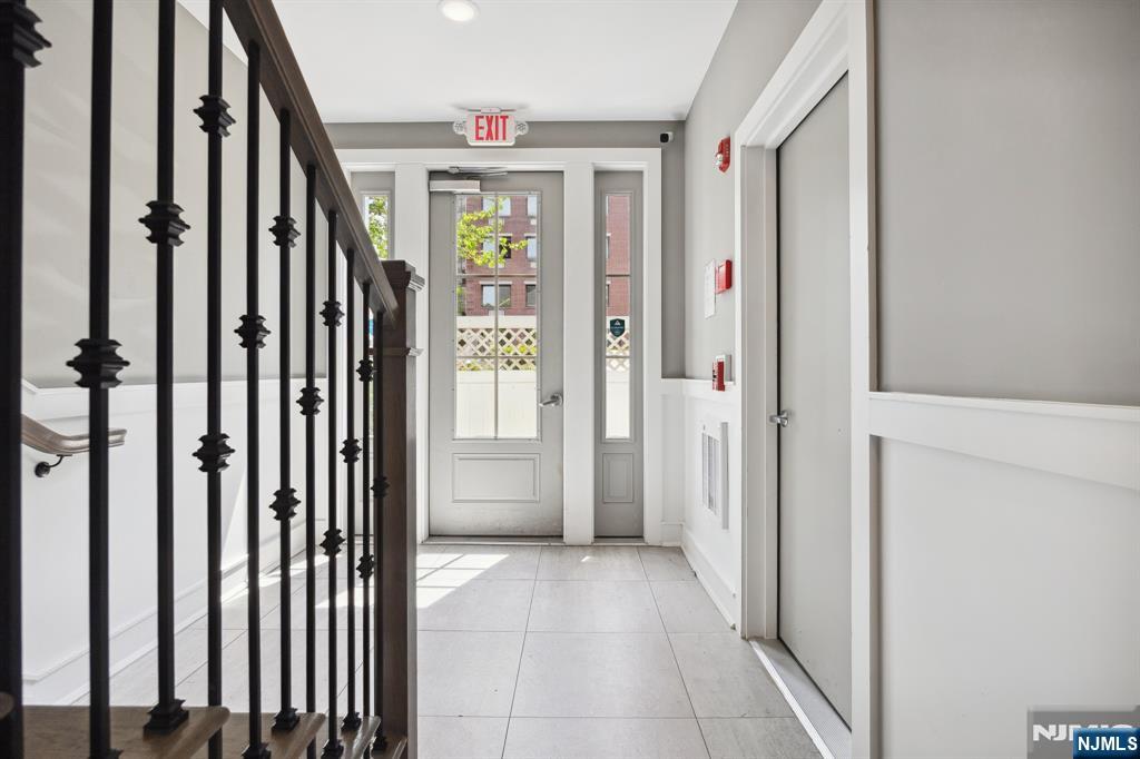 Fort Lee, New Jersey, 07024, United States, 3 Bedrooms Bedrooms, ,3 BathroomsBathrooms,Residential,For Sale,1932356