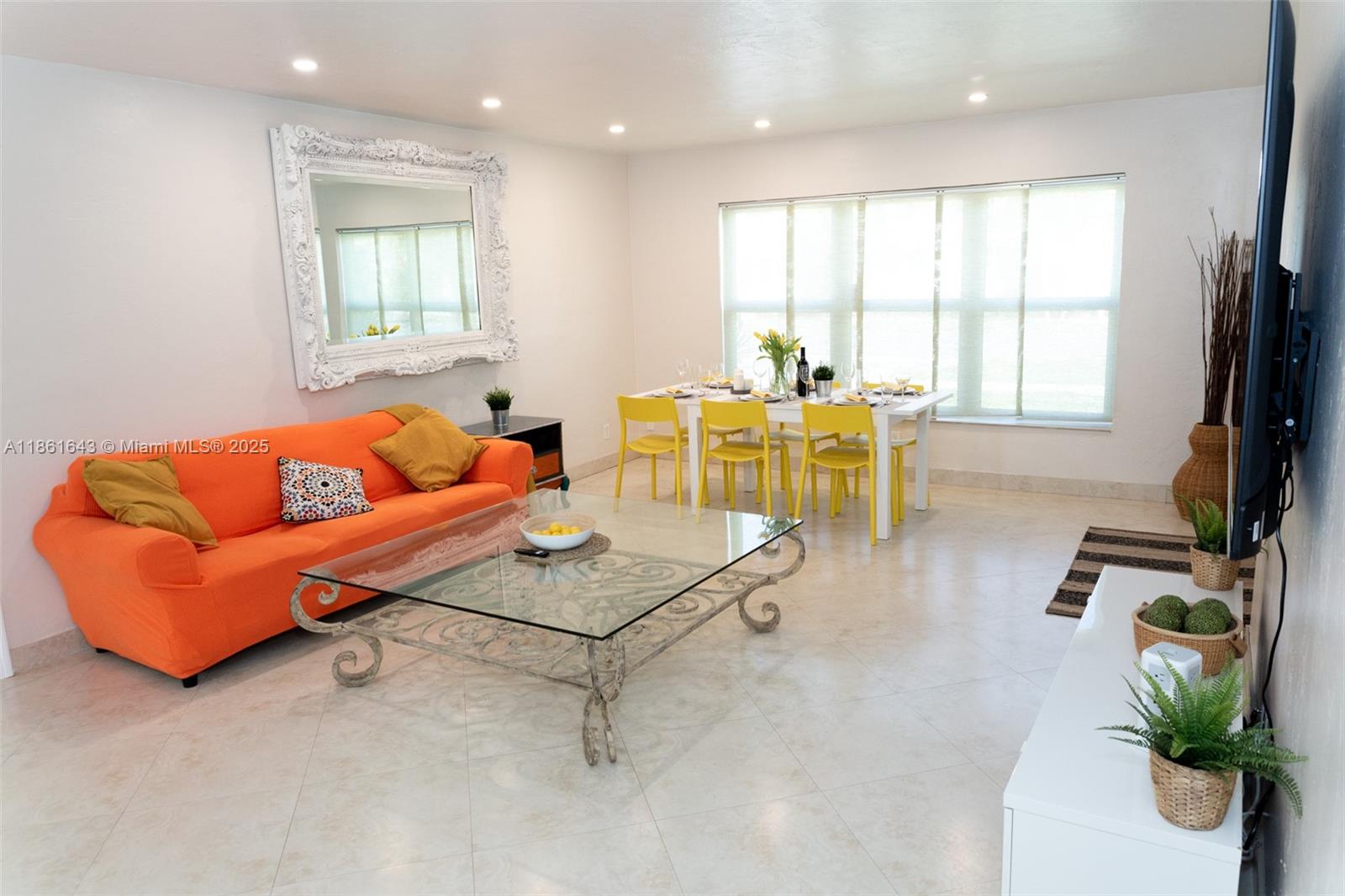 Dania Beach, Florida, 33004, United States, 3 Bedrooms Bedrooms, ,2 BathroomsBathrooms,Residential,For Sale,1926458