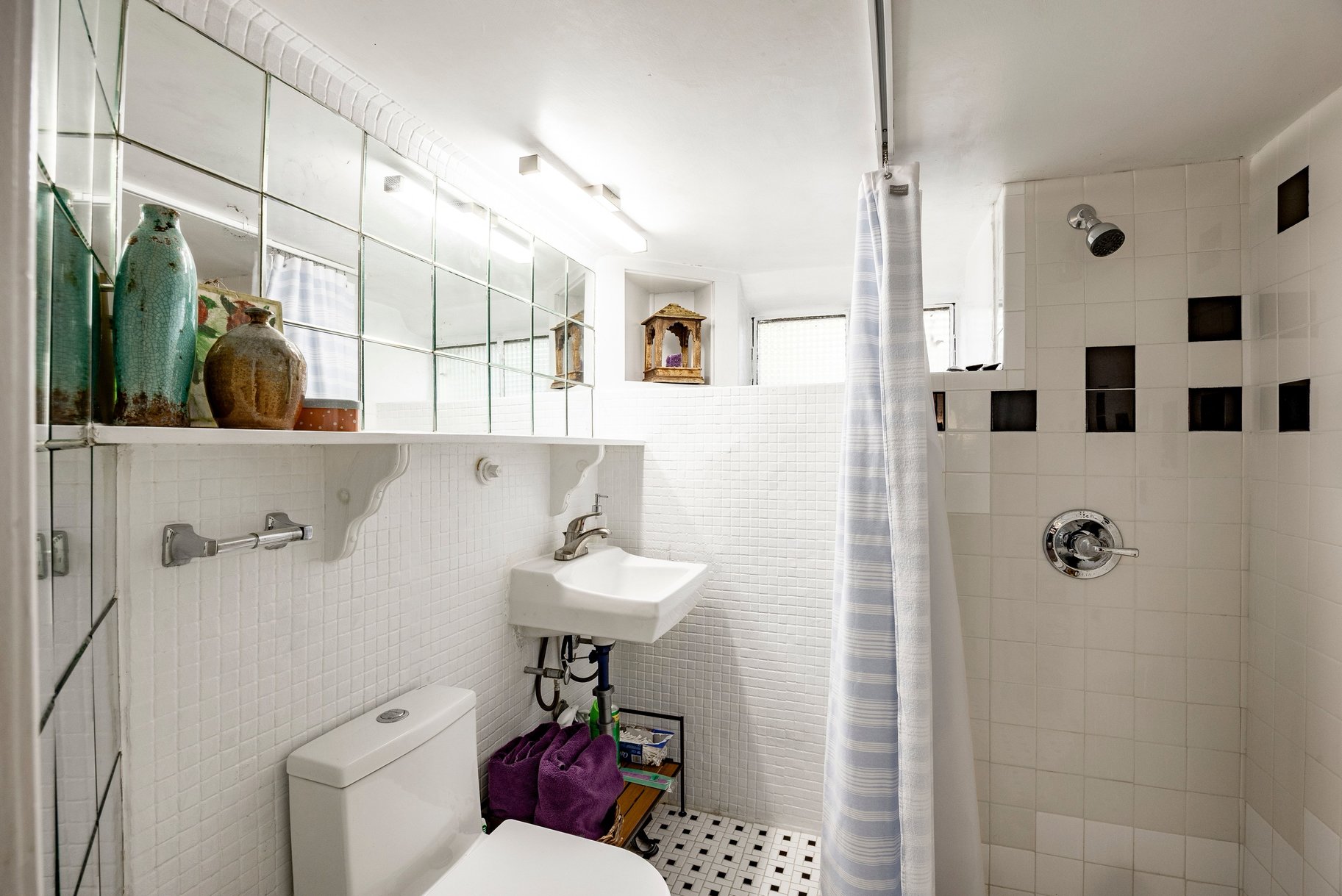  Beautifully Updated Home with 2,074 Sq. Ft. of Living Space, Historic Character - 物件實景