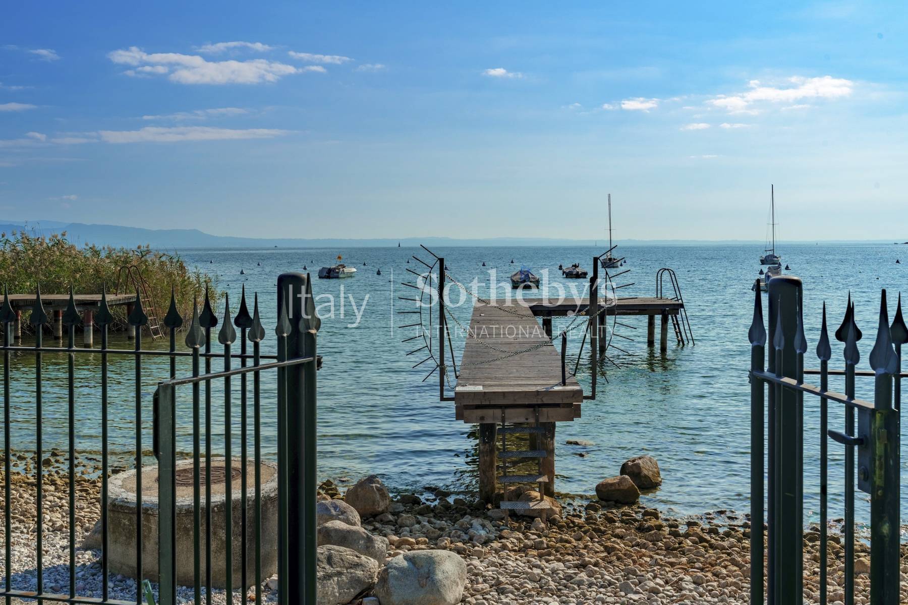  Exclusive modern waterfront villa with private dock - 物件實景