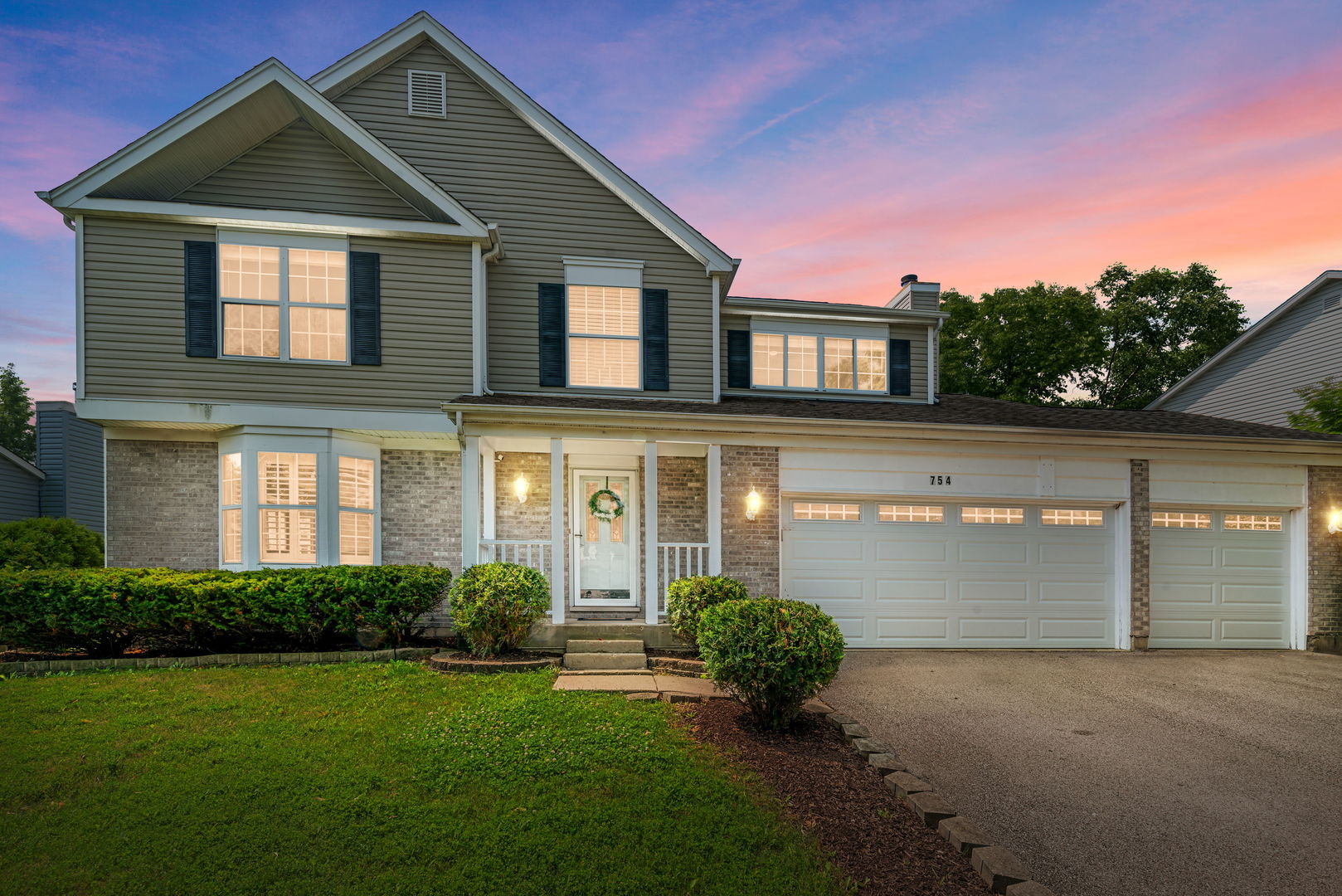 Carol Stream, Illinois, 60188, United States, 4 Bedrooms Bedrooms, ,4 BathroomsBathrooms,Residential,For Sale,1903494