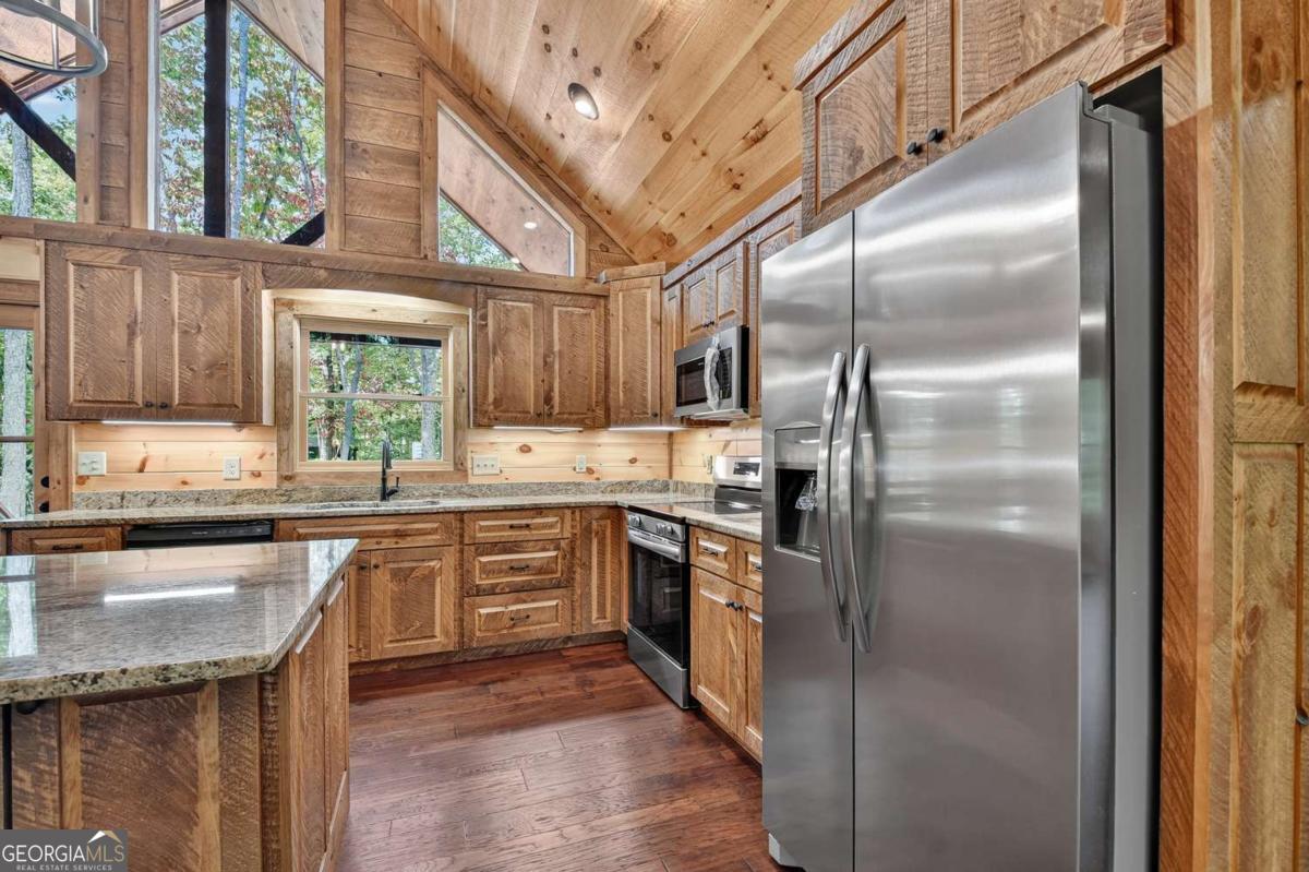 Mineral Bluff, Georgia, 30559, United States, 4 Bedrooms Bedrooms, ,3 BathroomsBathrooms,Residential,For Sale,1953932