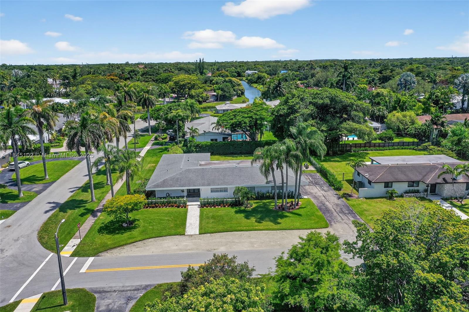 Palmetto Bay, Florida, 33158, United States, 4 Bedrooms Bedrooms, ,4 BathroomsBathrooms,Residential,For Sale,1900874