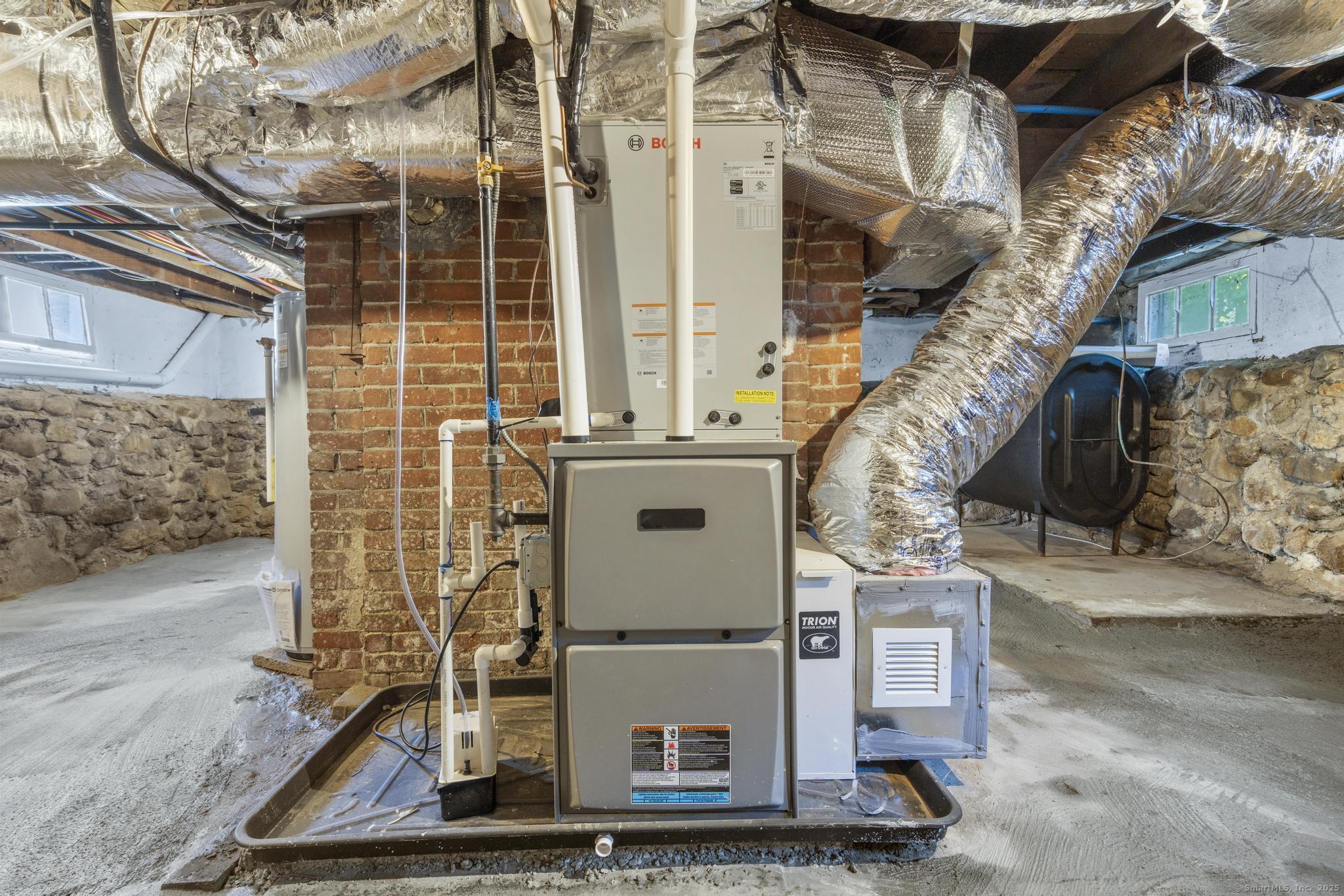 Milford, Connecticut, 06460, United States, 3 Bedrooms Bedrooms, ,3 BathroomsBathrooms,Residential,For Sale,1924915