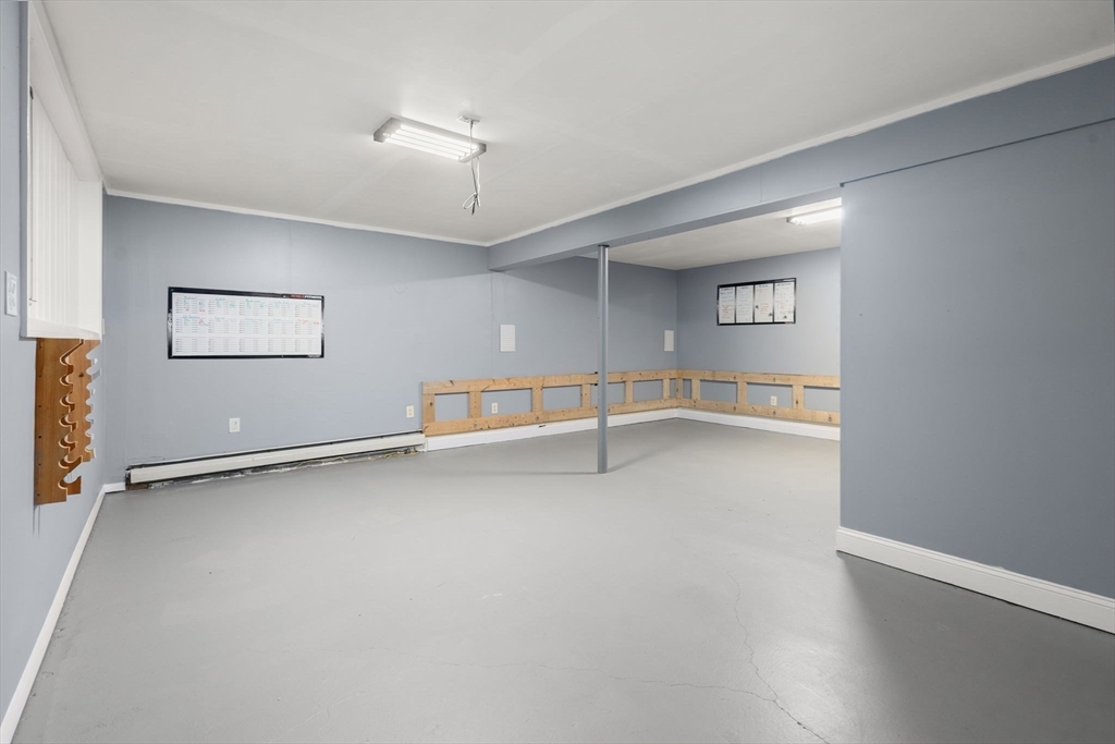 Greenfield, Massachusetts, 01301, United States, 4 Bedrooms Bedrooms, ,4 BathroomsBathrooms,Residential,For Sale,1967779