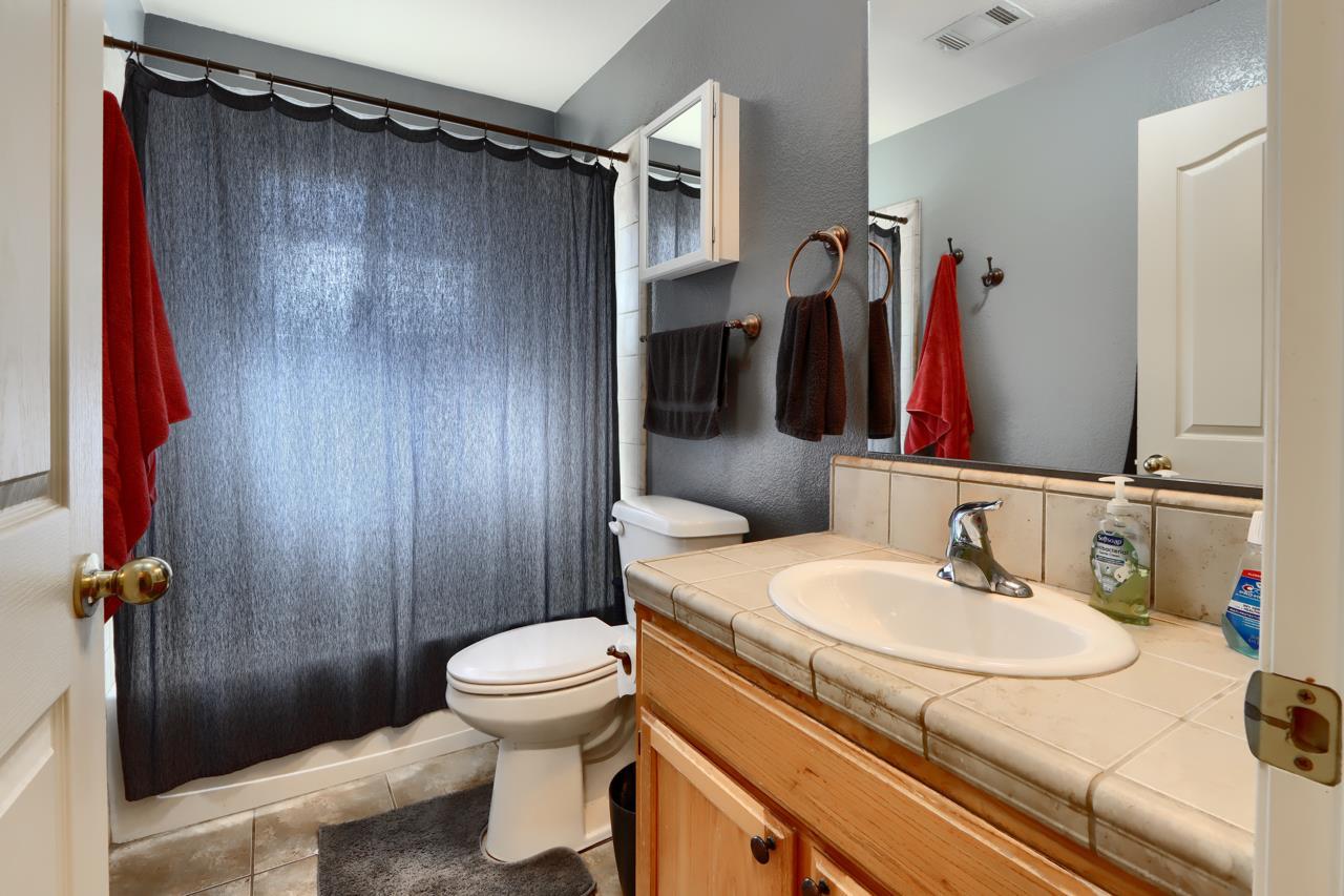 Mariposa, California, 95338, United States, 3 Bedrooms Bedrooms, ,2 BathroomsBathrooms,Residential,For Sale,1974178