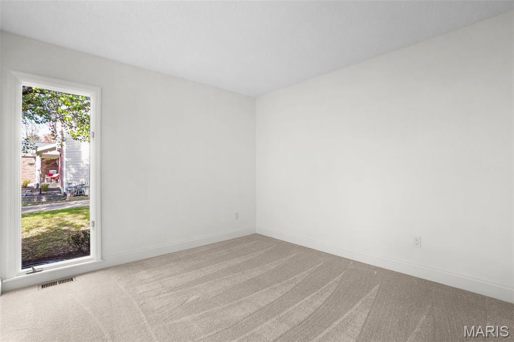 Ellisville, Missouri, 63011, United States, 4 Bedrooms Bedrooms, ,3 BathroomsBathrooms,Residential,For Sale,1989031