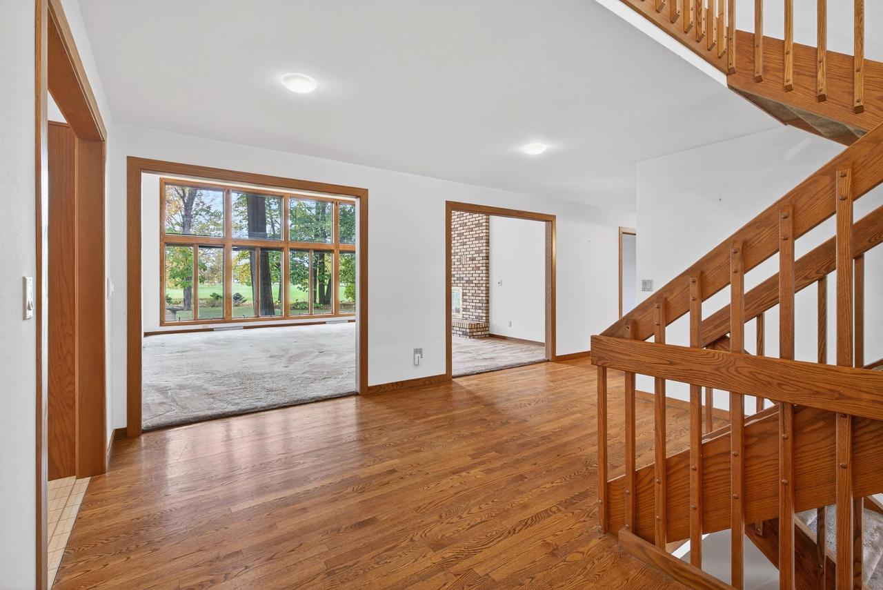 Oshkosh, Wisconsin, 54904, United States, 4 Bedrooms Bedrooms, ,3 BathroomsBathrooms,Residential,For Sale,1978045