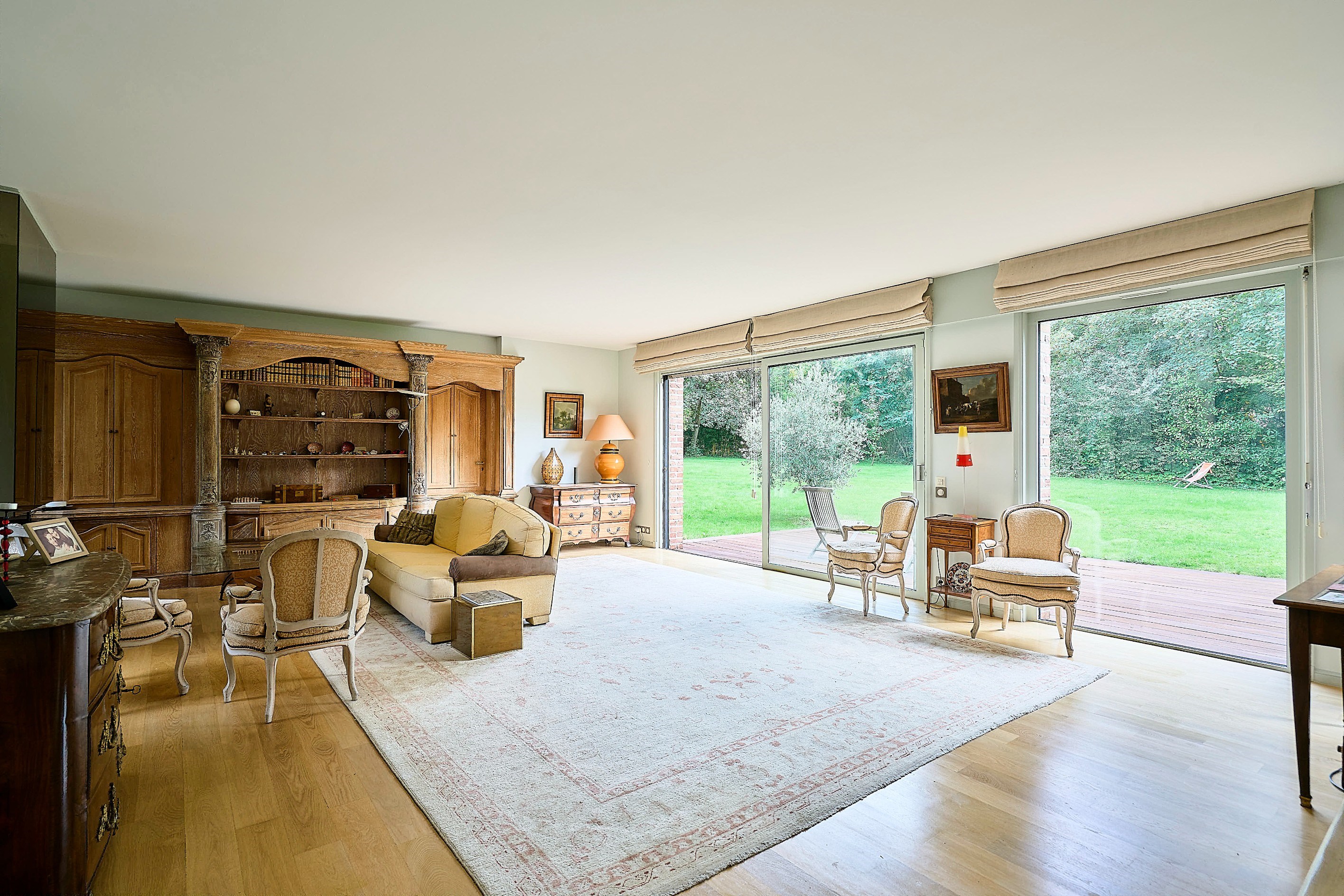 Substantial Family Residence in Croix - 232m² with 2716m² Land - 物件實景