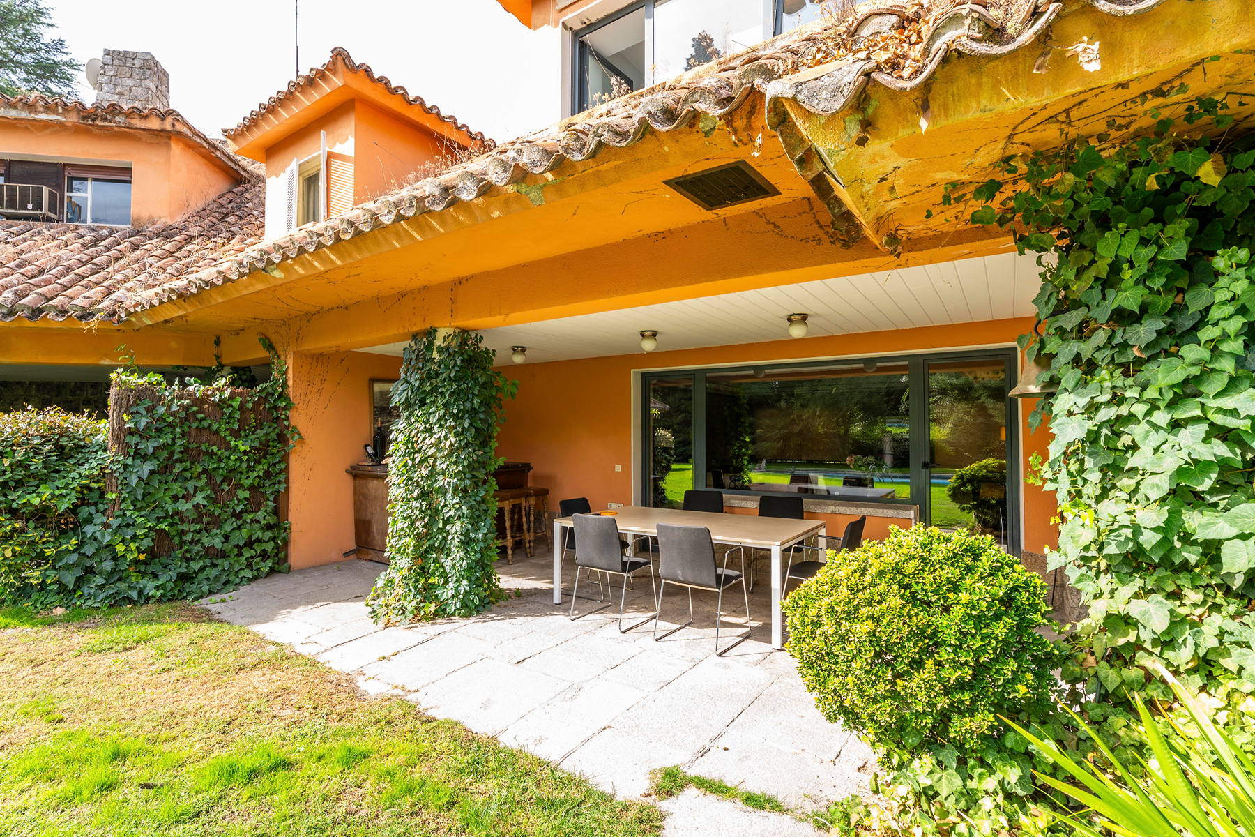  1,695 m² residence on a 4,873 m² plot in Puerta de Hierro - 物件實景