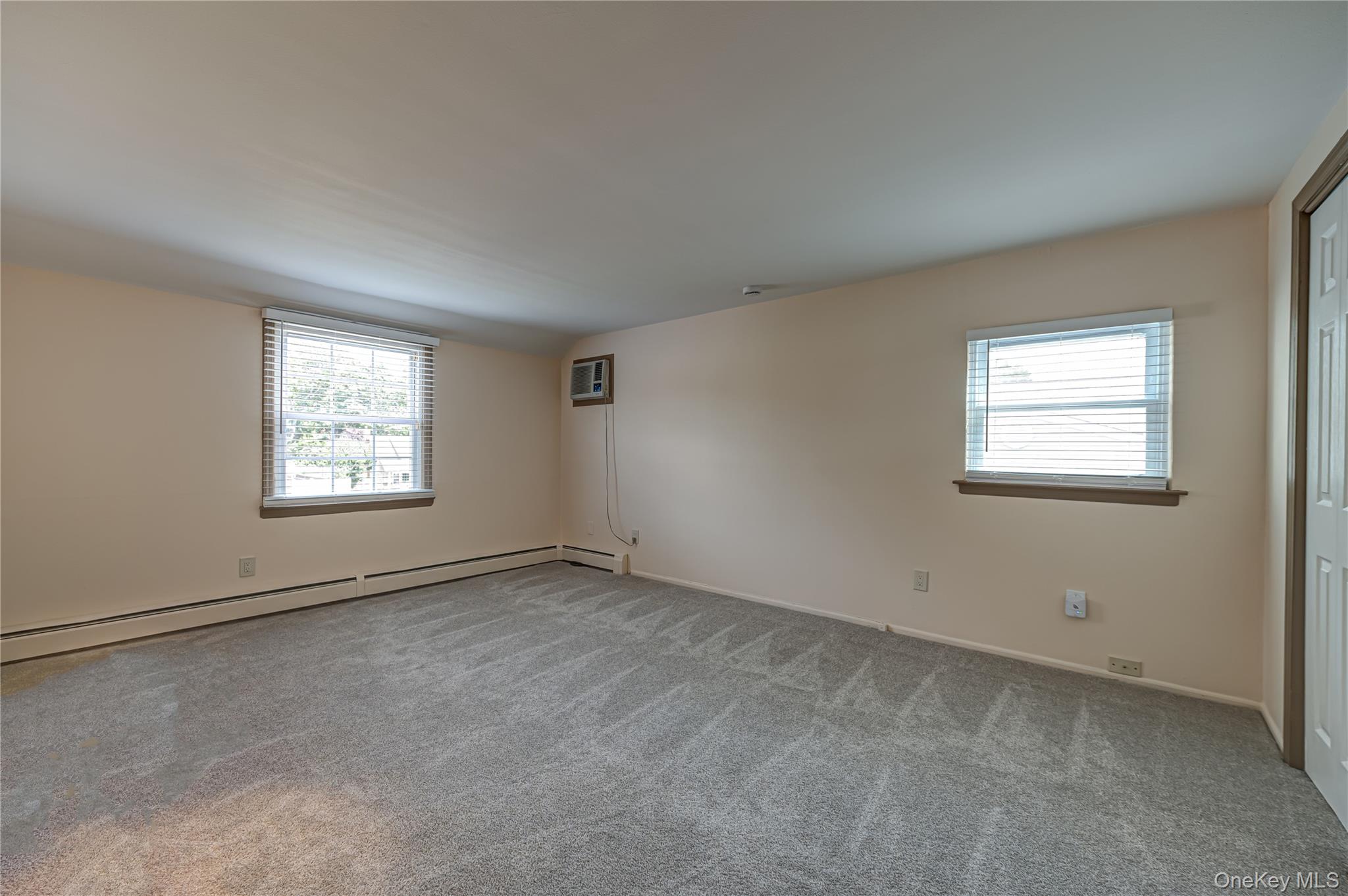  16 Sussex Lane, Lake Grove, NY, 11755 - 物件實景
