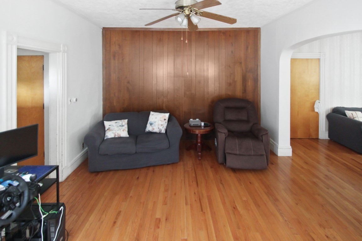 Methuen, Massachusetts, 01844, United States, 4 Bedrooms Bedrooms, ,2 BathroomsBathrooms,Residential,For Sale,1909485