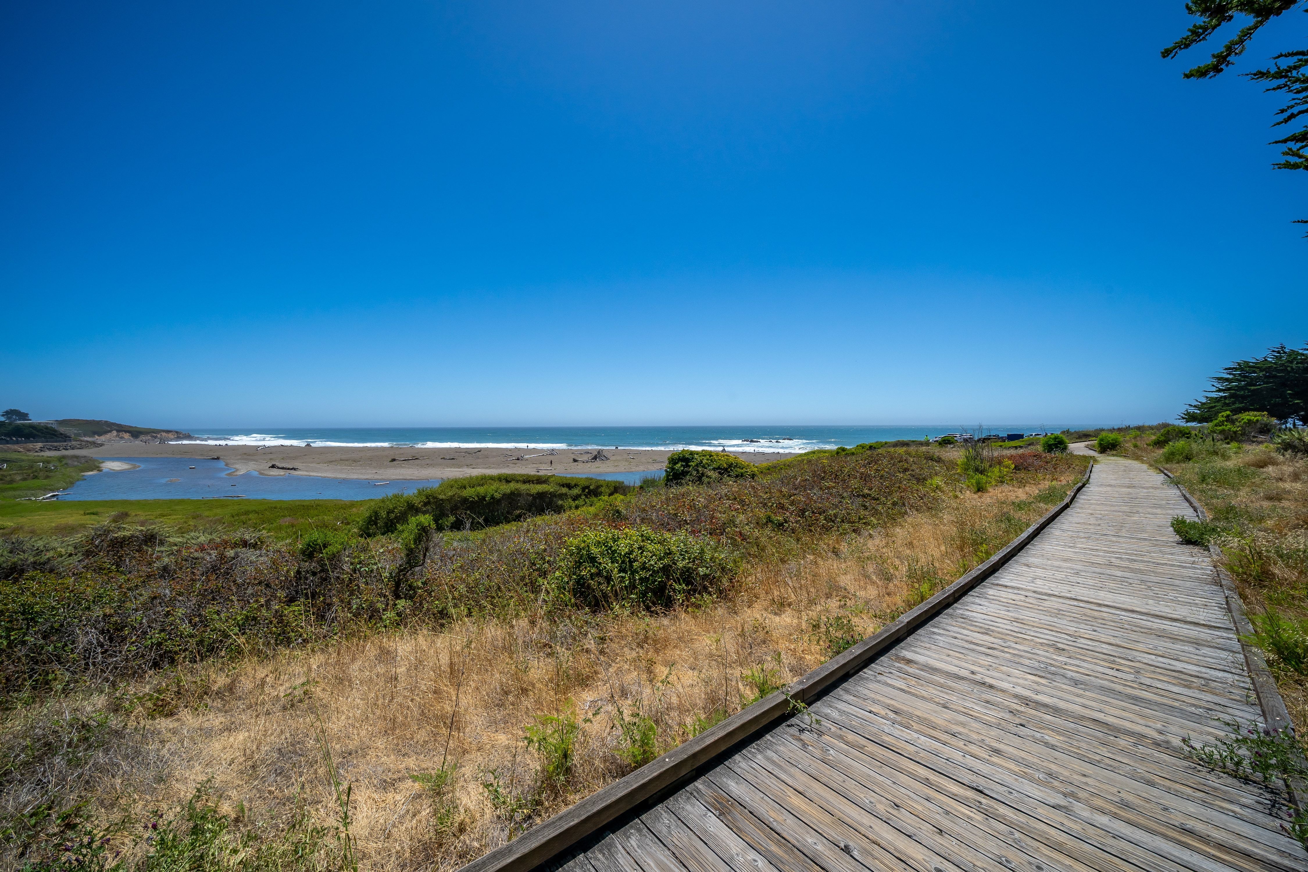  Rare Single-Level Oceanfront Retreat on World-Famous Moonstone Beach - 物件實景
