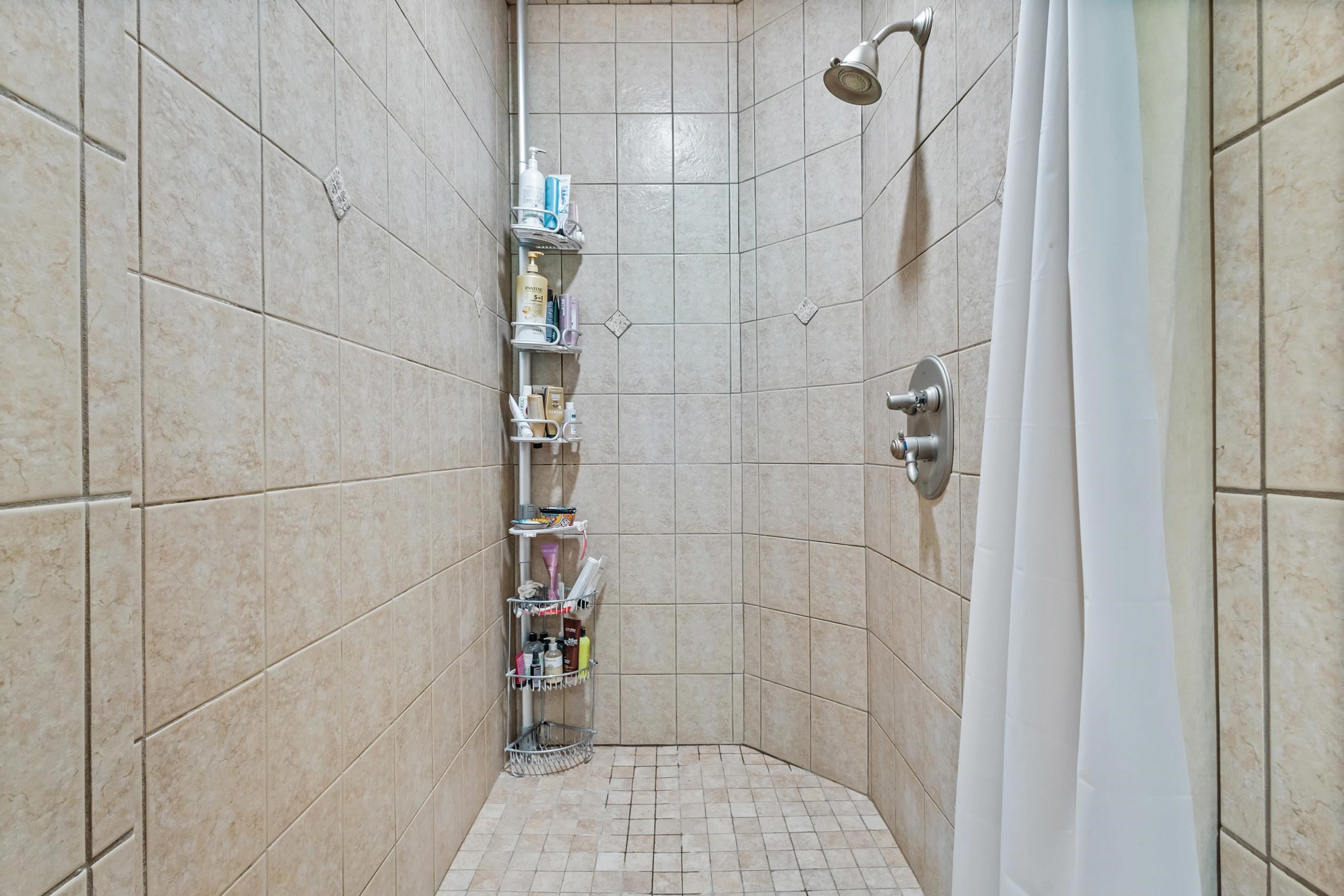 Neenah, Wisconsin, 54956, United States, 3 Bedrooms Bedrooms, ,4 BathroomsBathrooms,Residential,For Sale,1938221