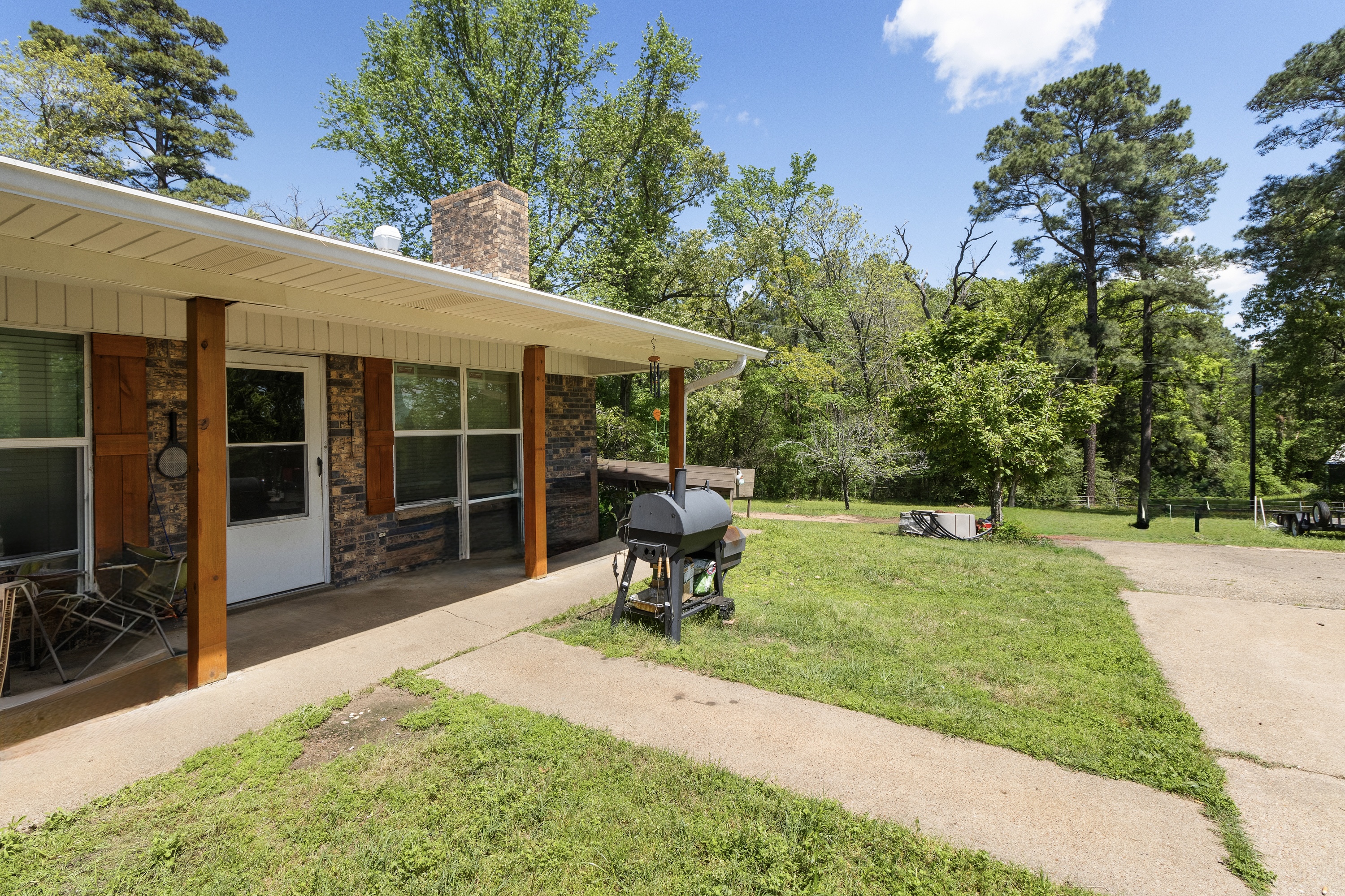 Henderson, Texas, 75652, United States, 6 Bedrooms Bedrooms, ,5 BathroomsBathrooms,Residential,For Sale,1920809