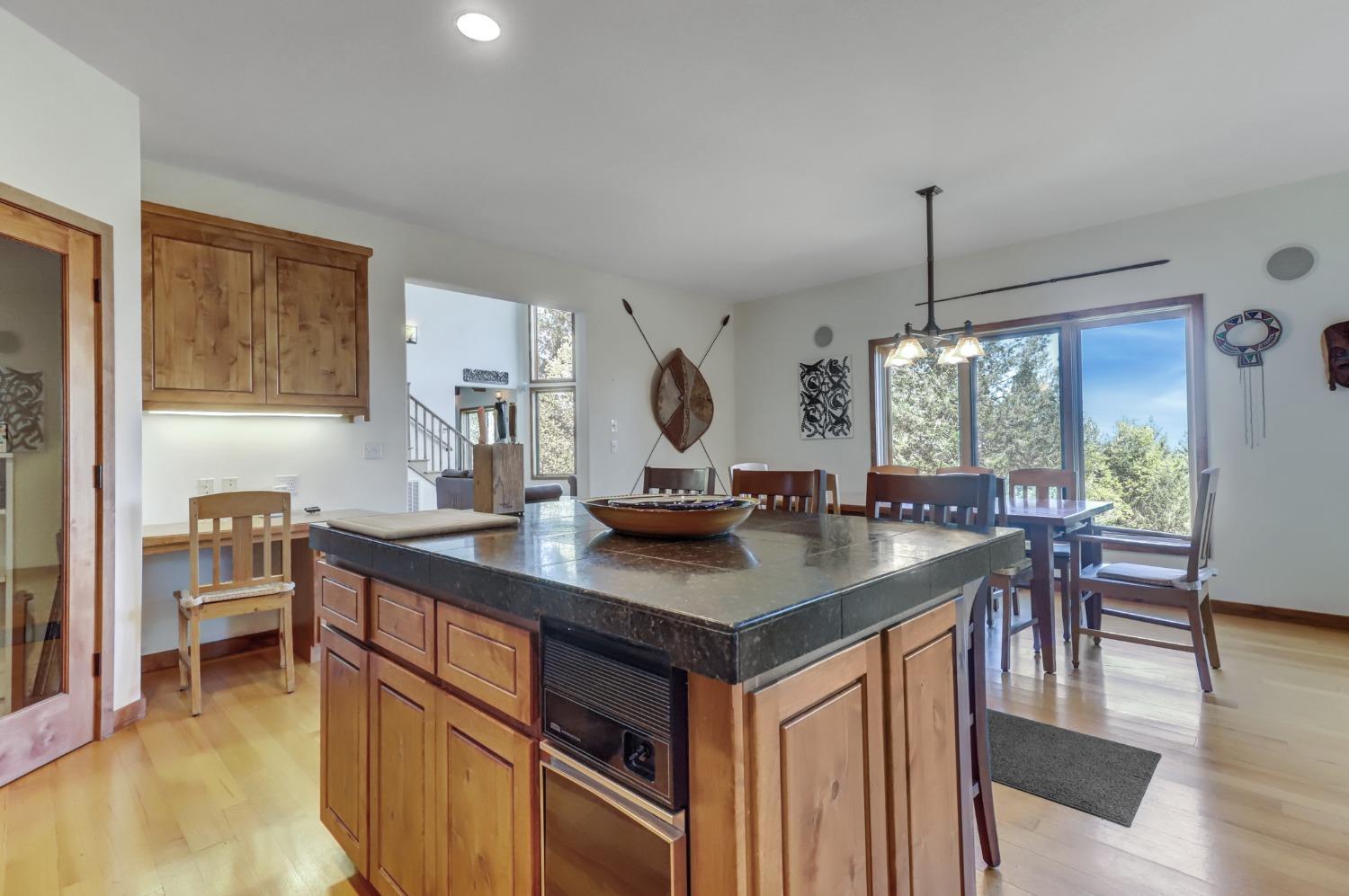 Nevada City, California, 95959, United States, 3 Bedrooms Bedrooms, ,3 BathroomsBathrooms,Residential,For Sale,1937028