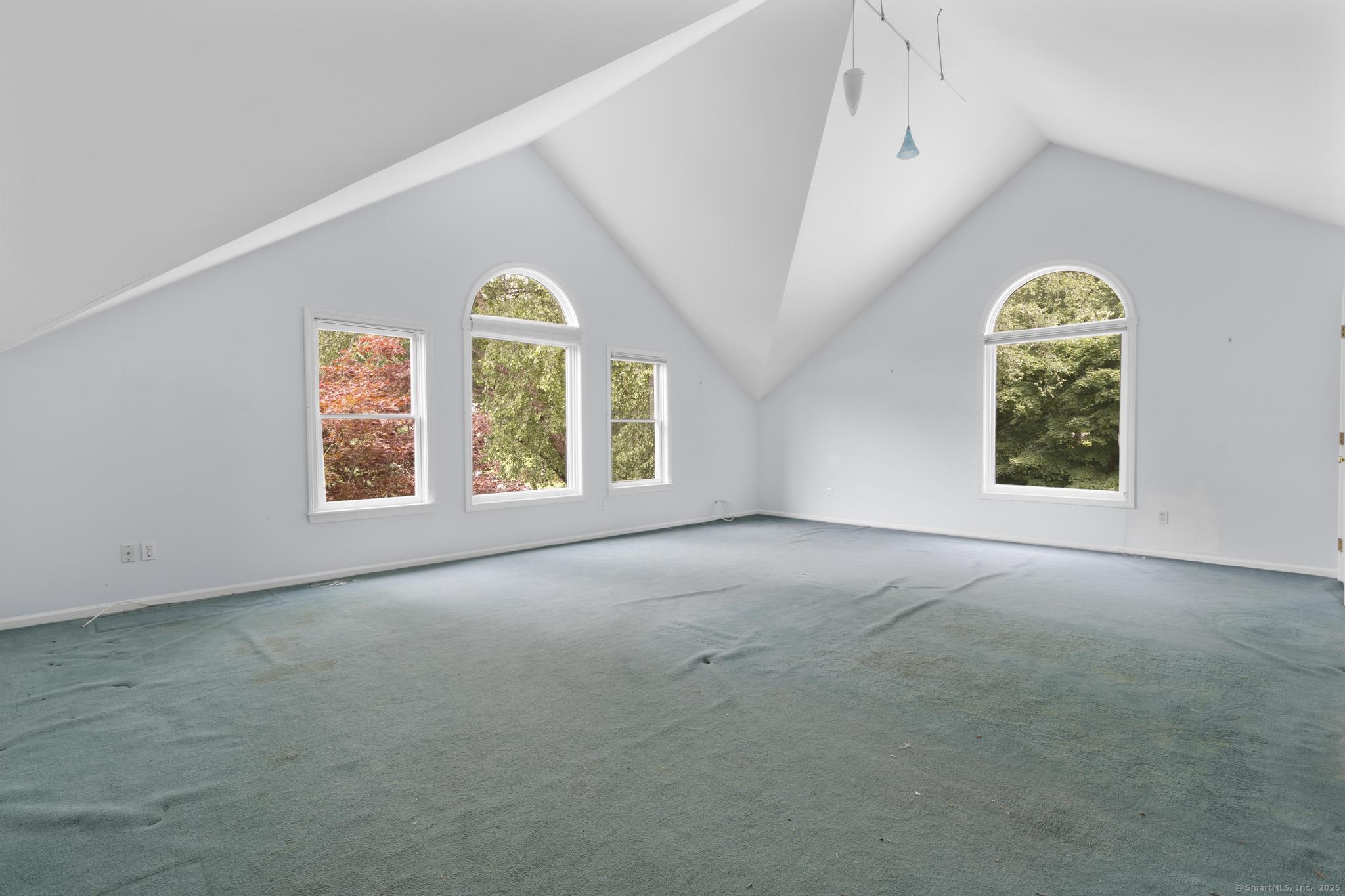 Orange, Connecticut, 06477, United States, 4 Bedrooms Bedrooms, ,8 BathroomsBathrooms,Residential,For Sale,1939481