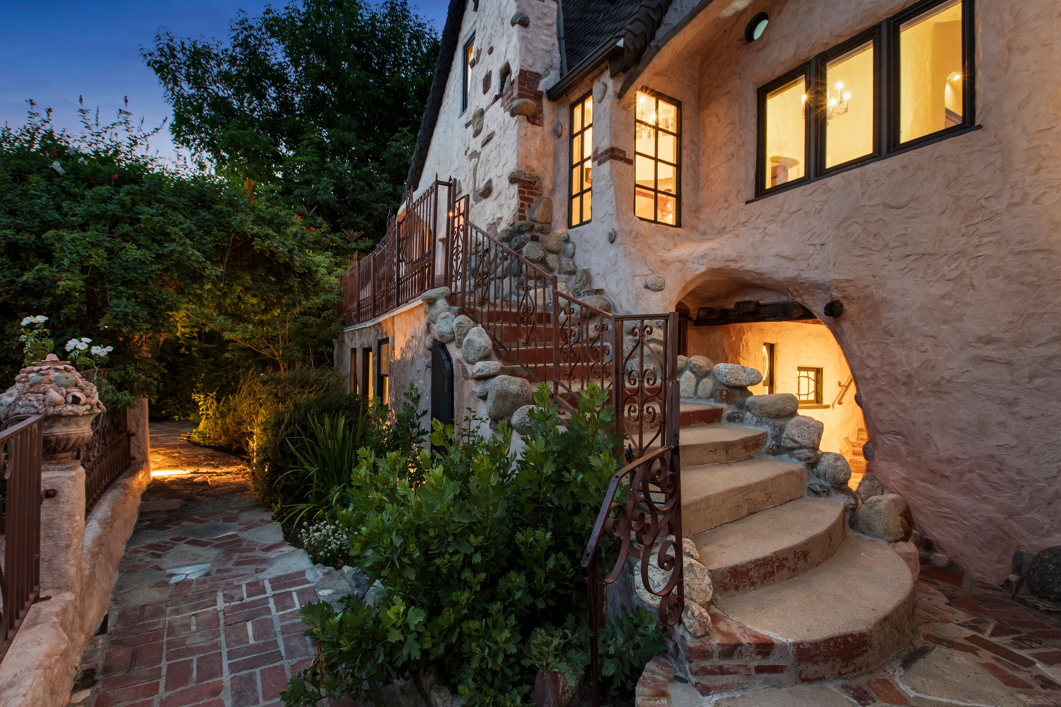  A Storybook Compound - 物件實景