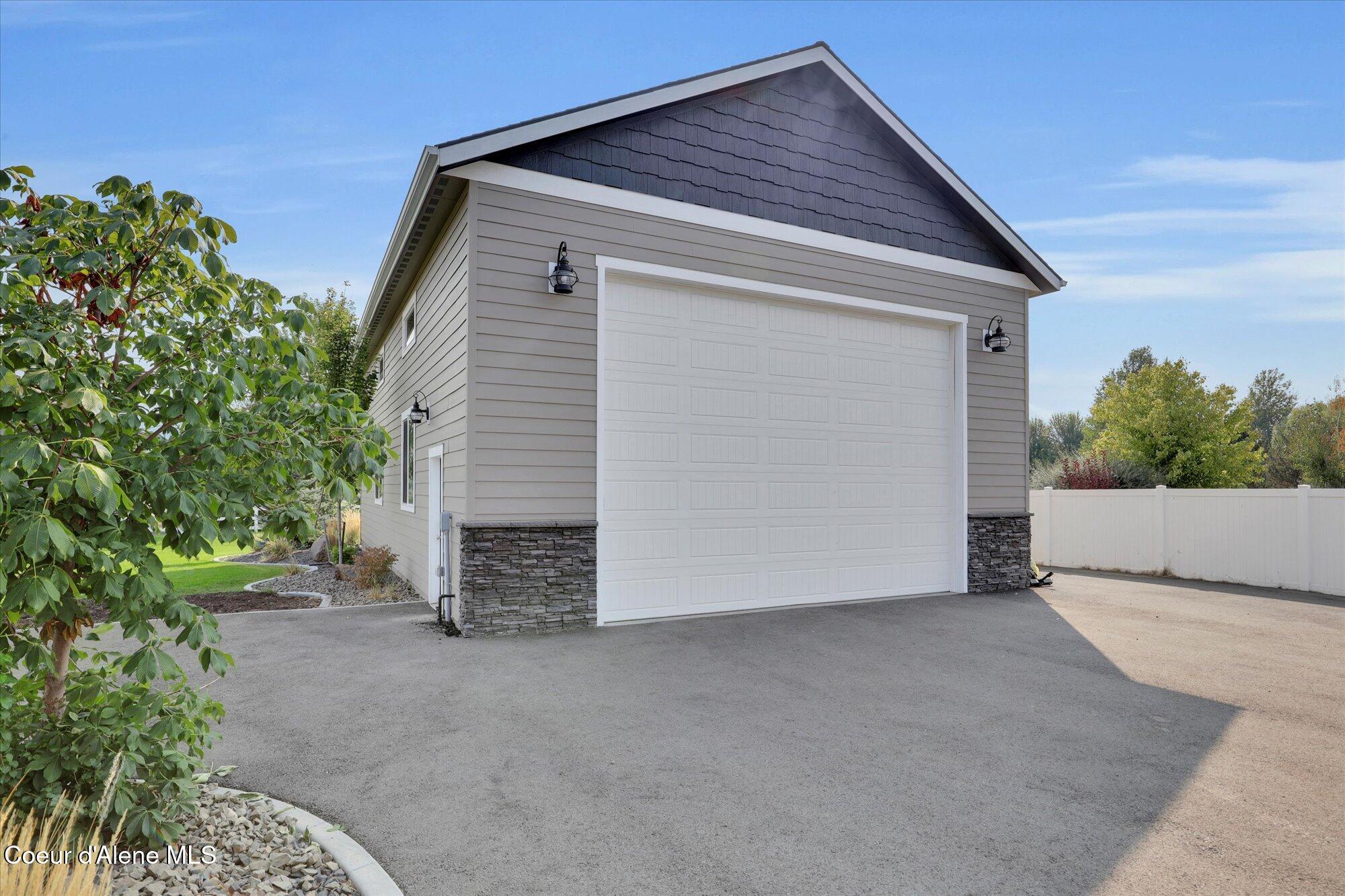 Post Falls, Idaho, 83854, United States, 5 Bedrooms Bedrooms, ,5 BathroomsBathrooms,Residential,For Sale,1981569