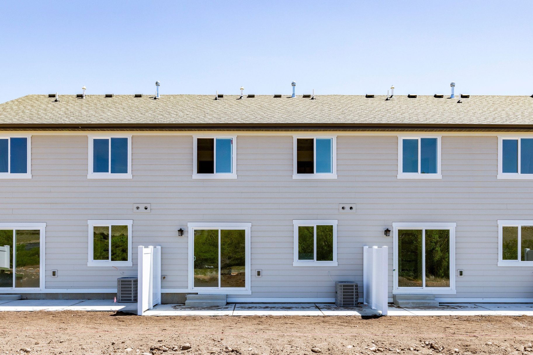  New Construction Meets Small Town Living - 物件實景